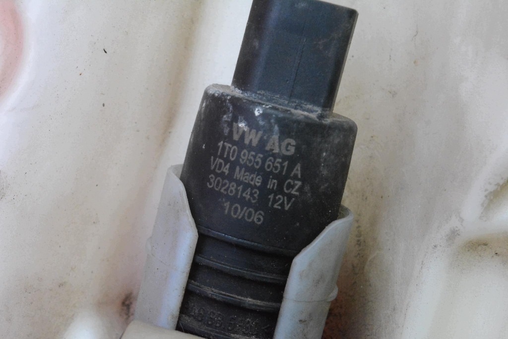 washer fluid tank 8E0955451AR AUDI A4 B7 2.0 TDI 140 KM 04-08