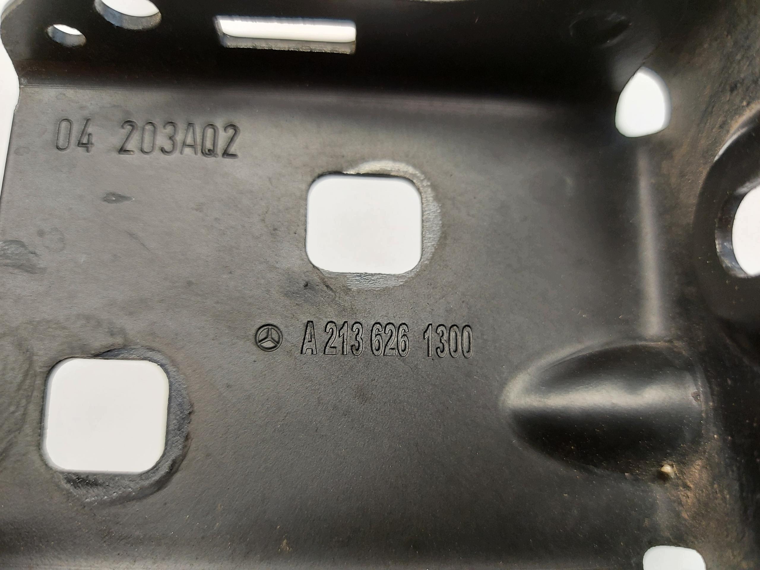 MERCEDES W213 E300de console holder supports front right A2136261300