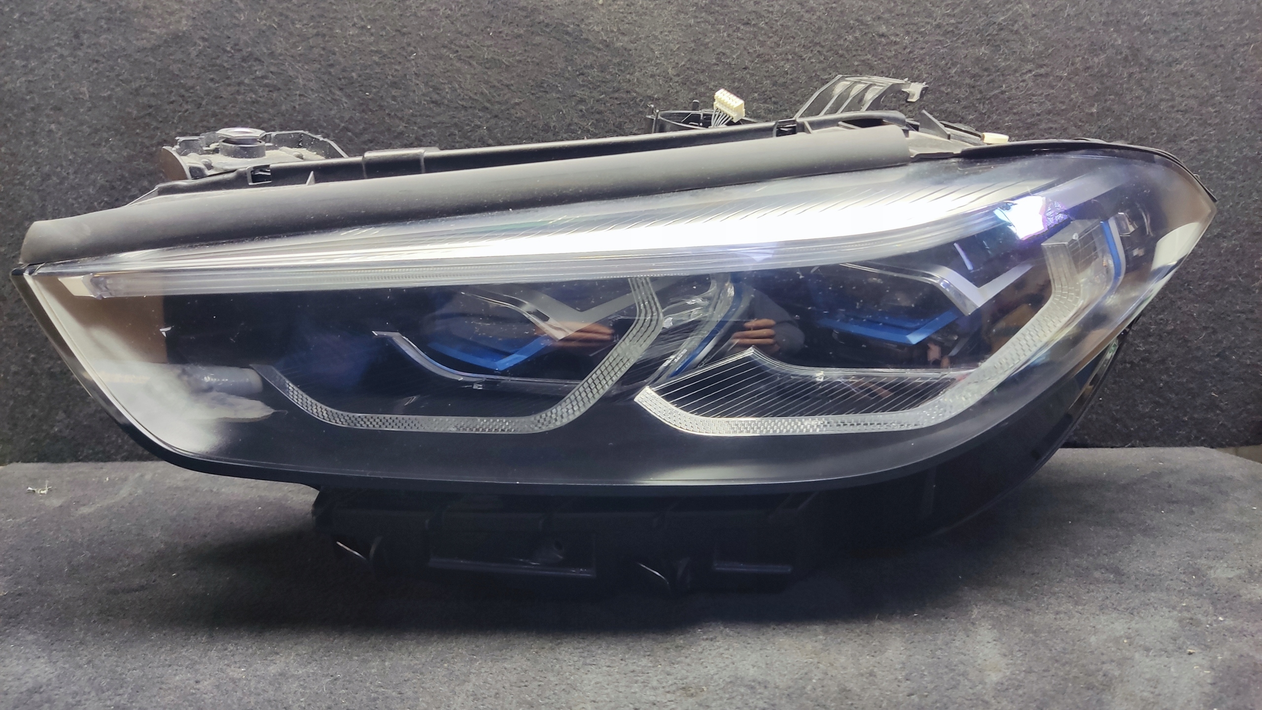 LAMPA LEWA LASER LED BMW 8 G14 G15 G16 BMW 8739589 EUROPA M8