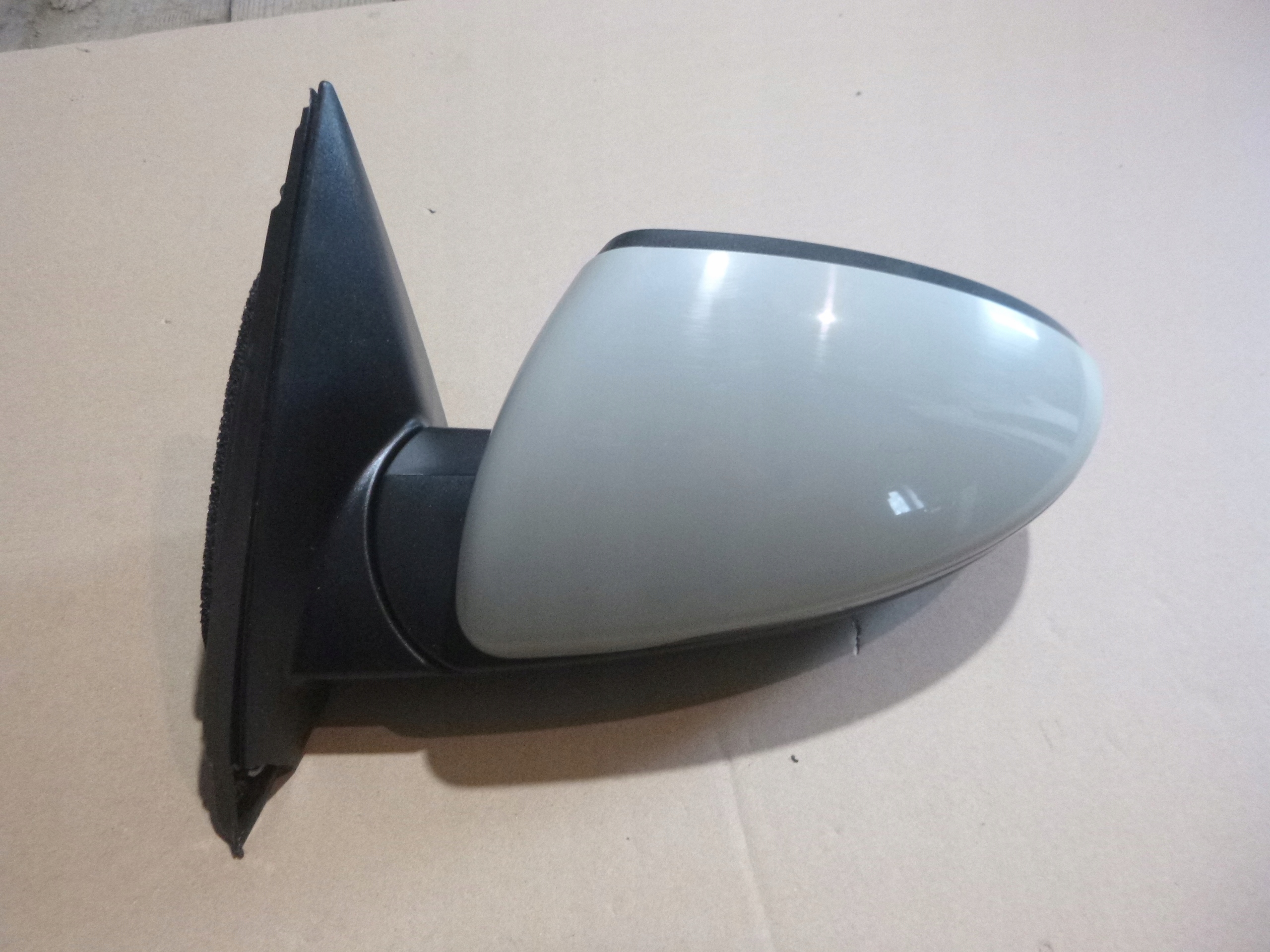 LUSTERKO LEWE ZEWNĘTRZNE KIA XCEED NOWE ORYGINALNE 87610J7311 7PIN