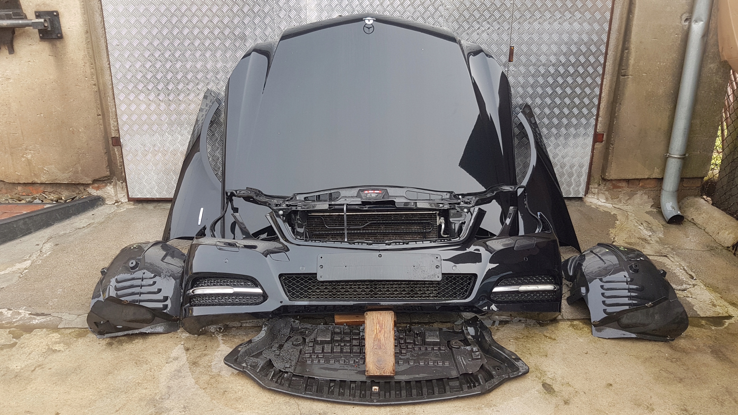 bumper MERCEDES E-KLASA W212 09-12 LAK: 197