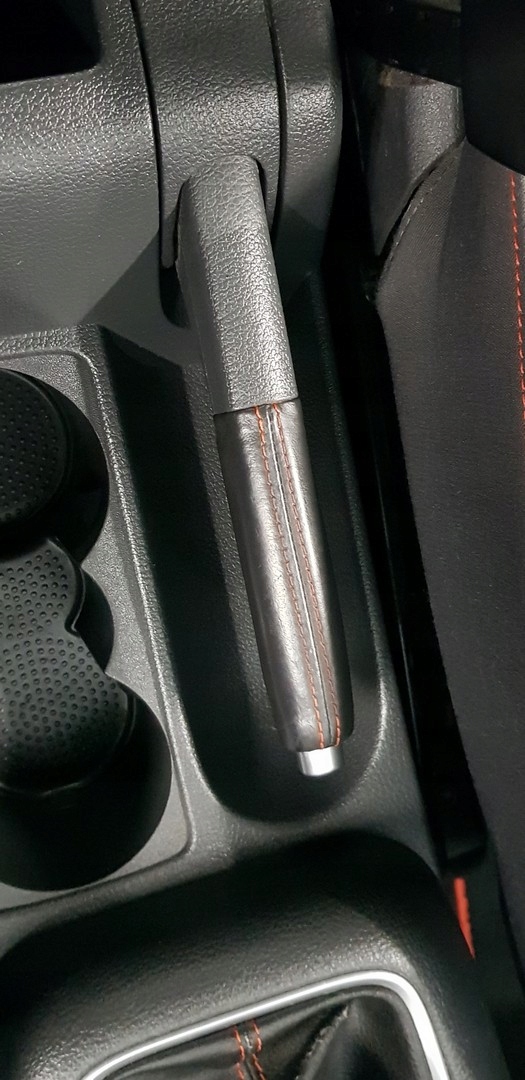 DZWIGNIA HAMULCA RECZNEGO SKÓRA VW GOLF 5 PLUS