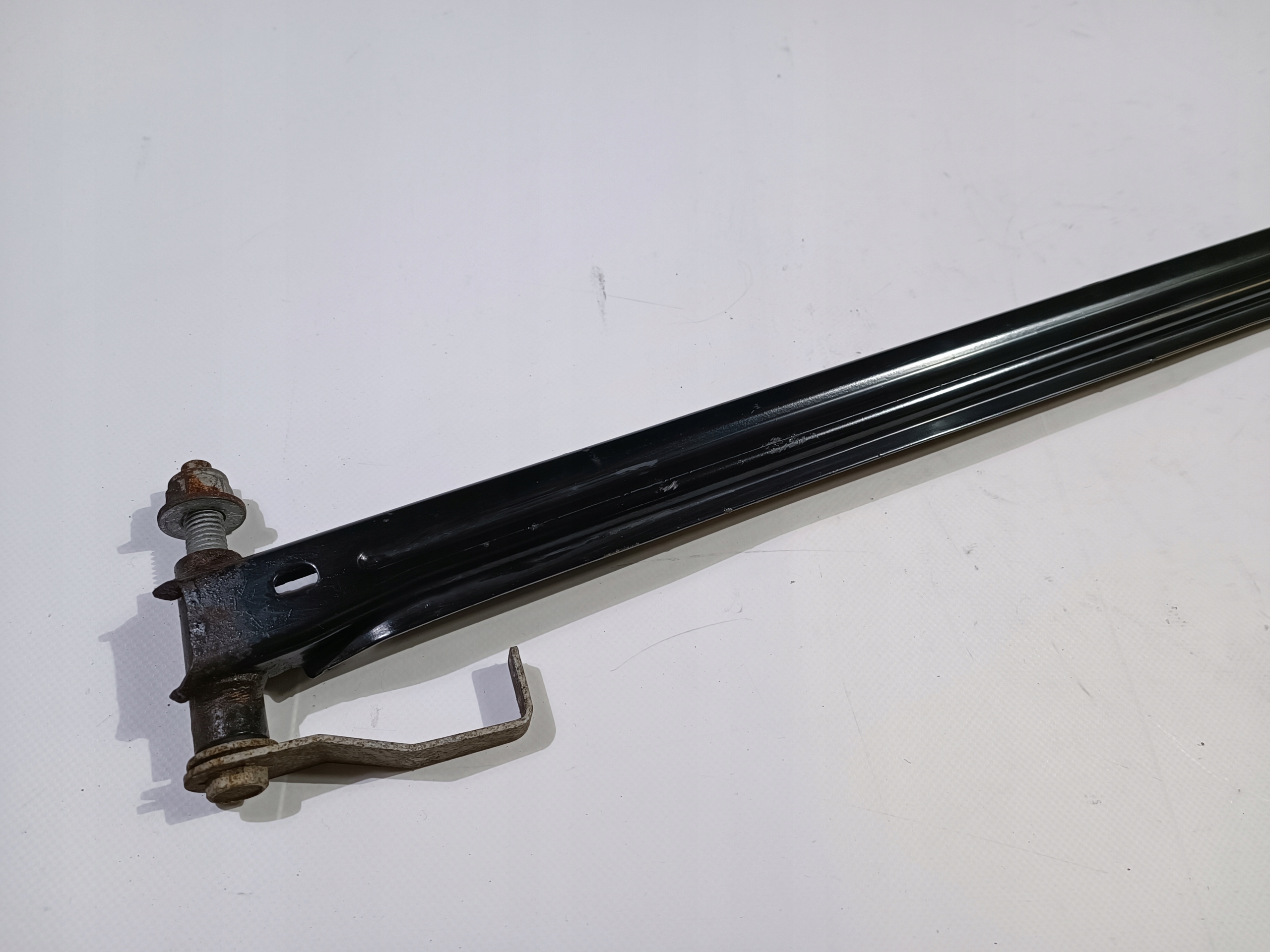 bar console mostu rear part Ford Mustang 2005-2014