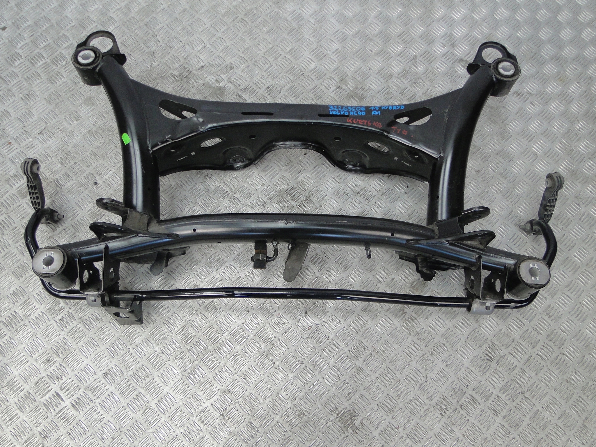 KOŁYSKA SANKI TYŁ VOLVO XC40 1,5 32269606 Producent części Volvo OE