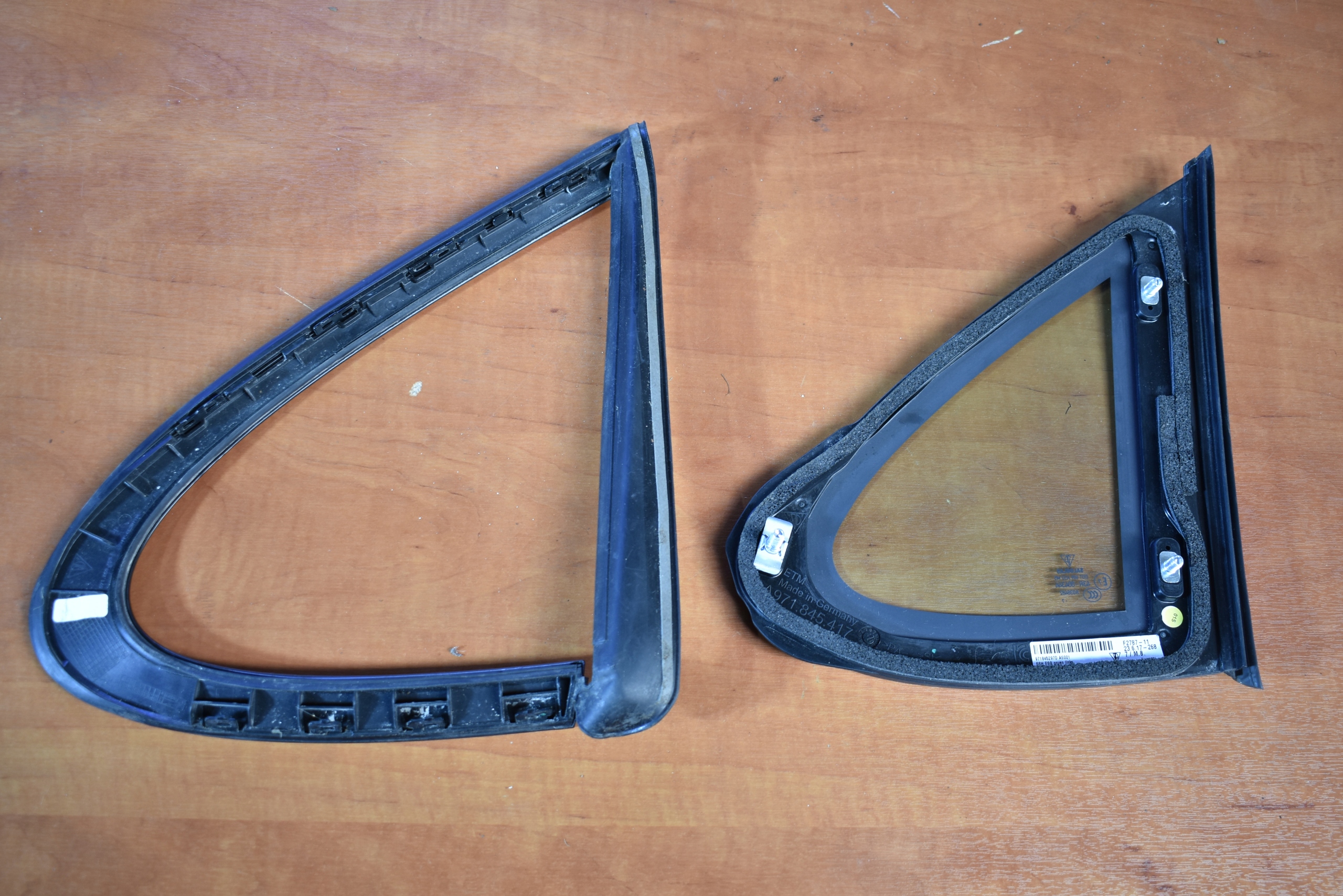 IDEALNA window bodywork left + moulding black MAT AS2 2017R. PORSCHE 971 1
