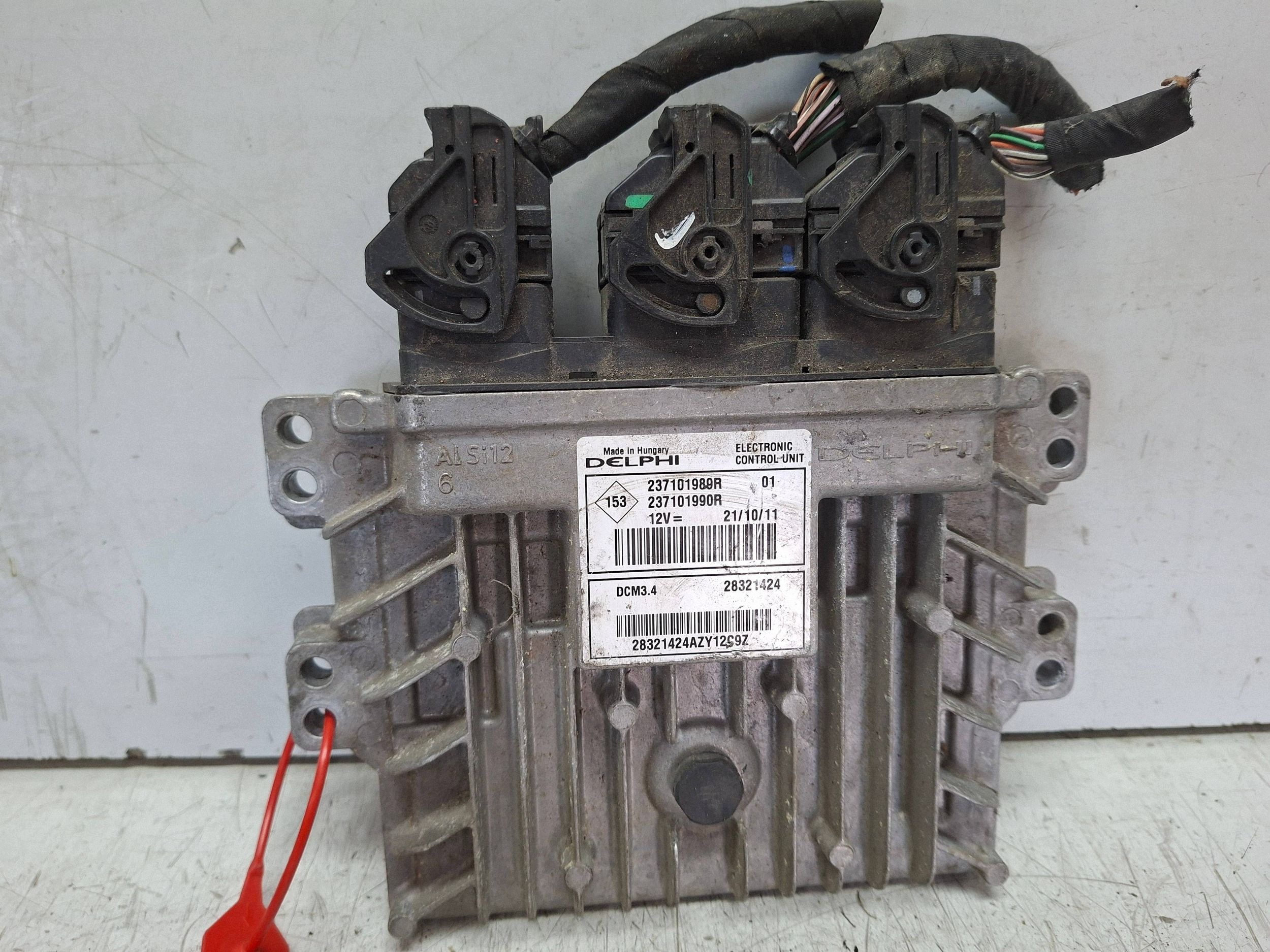 control unit of the engine computer 237101989R 237101990R RENAULT 1.5 DCI