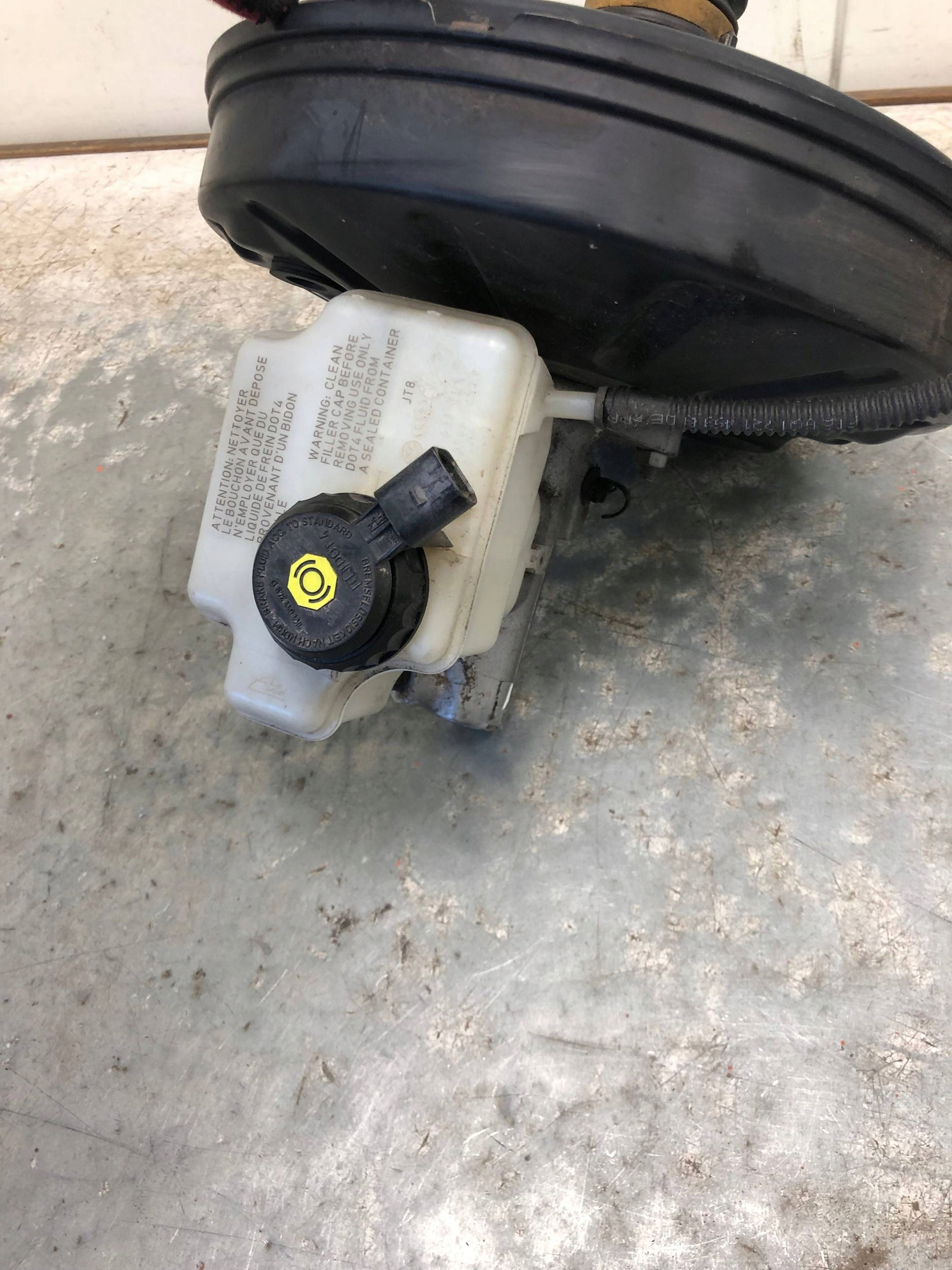 servo kočnice VW CADDY 2K5614105