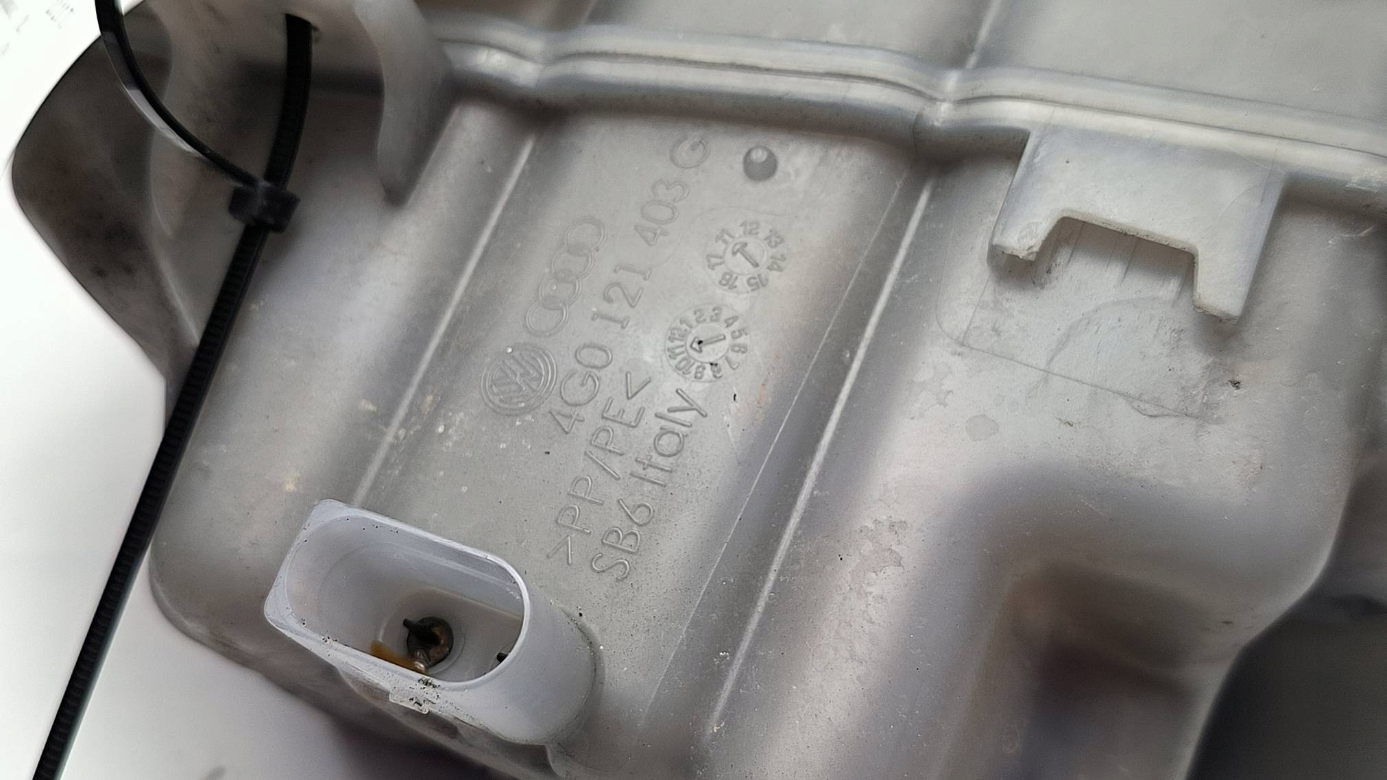 Réservoir eau 4G0121403G AUDI A6 C7