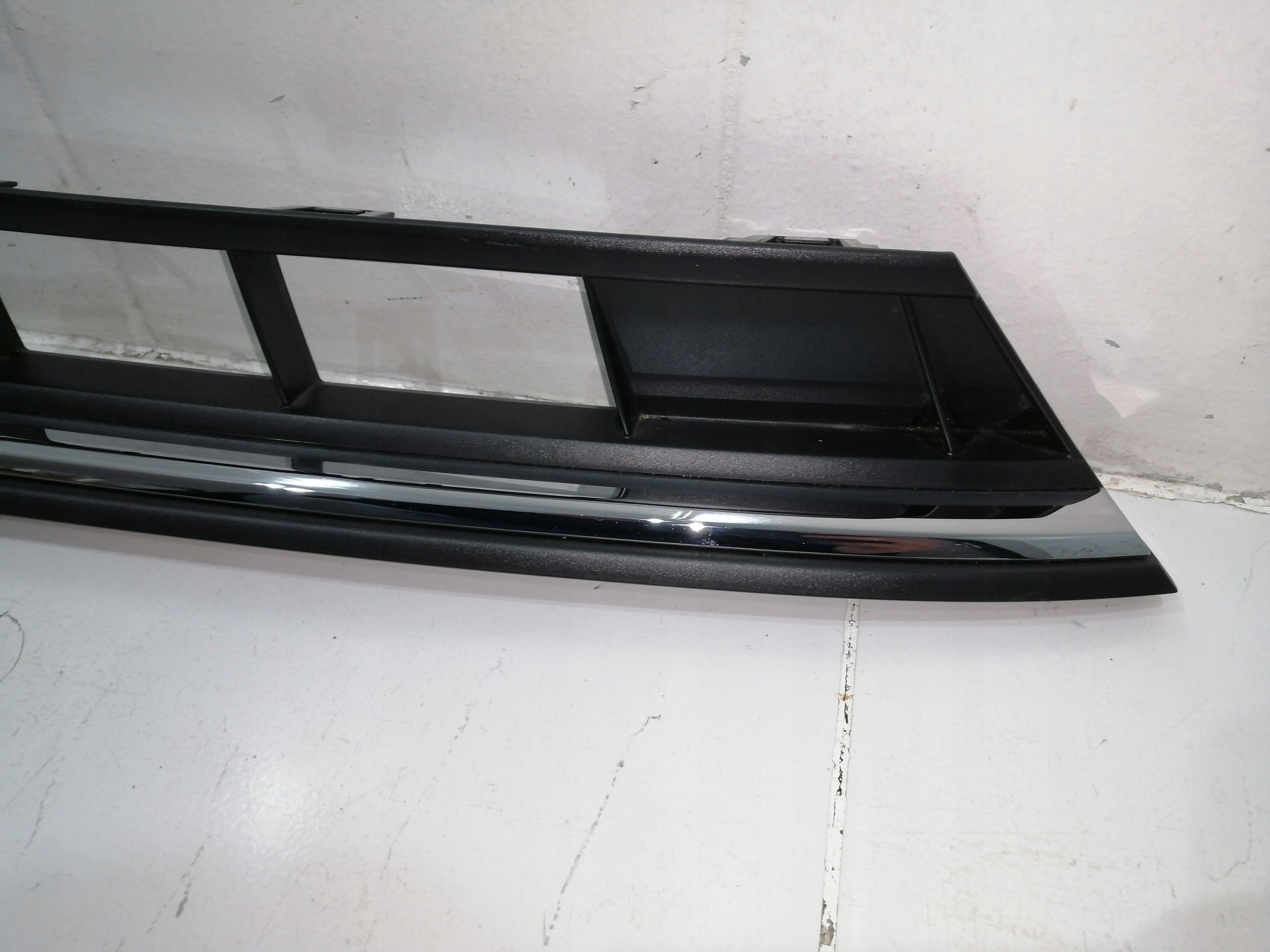 VW Polo V Kühlergrill FRONTGRILL Kühlergitter 2G0853653R - Thumbnail 7