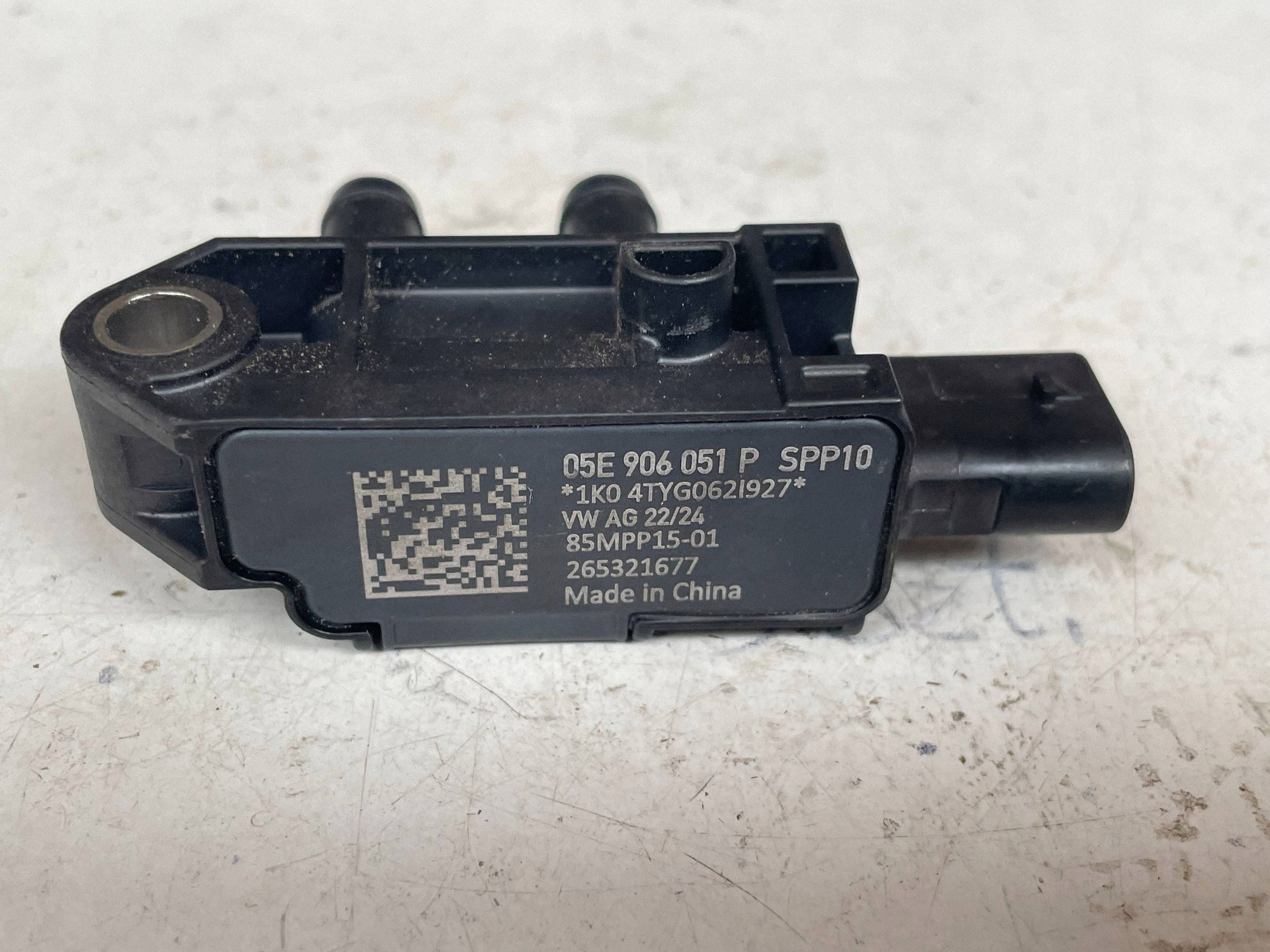 Capteur température gaz échappement SEAT ATECA 05E906051P @M