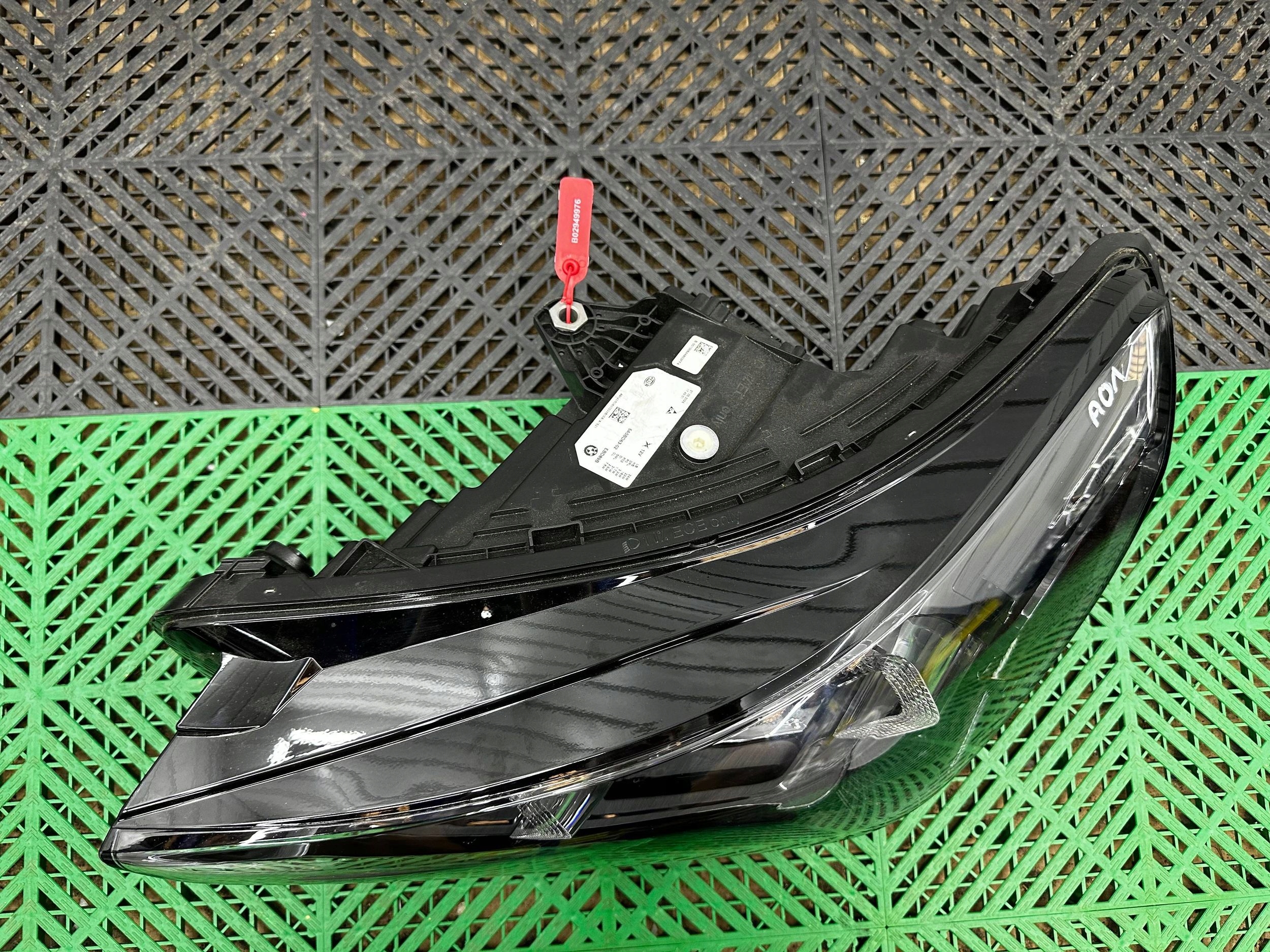 light front BMW X1 U11 USA BLACK SHADOW 5A5BD63