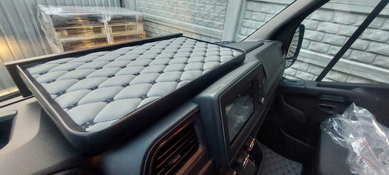 Police Stolek Bus Master Po Roce 2019 Movano Po Roce 2019 Skaj Royal