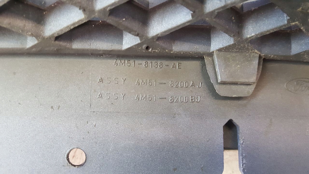 grille radiator grill Ford Focus MK2 1,6 23