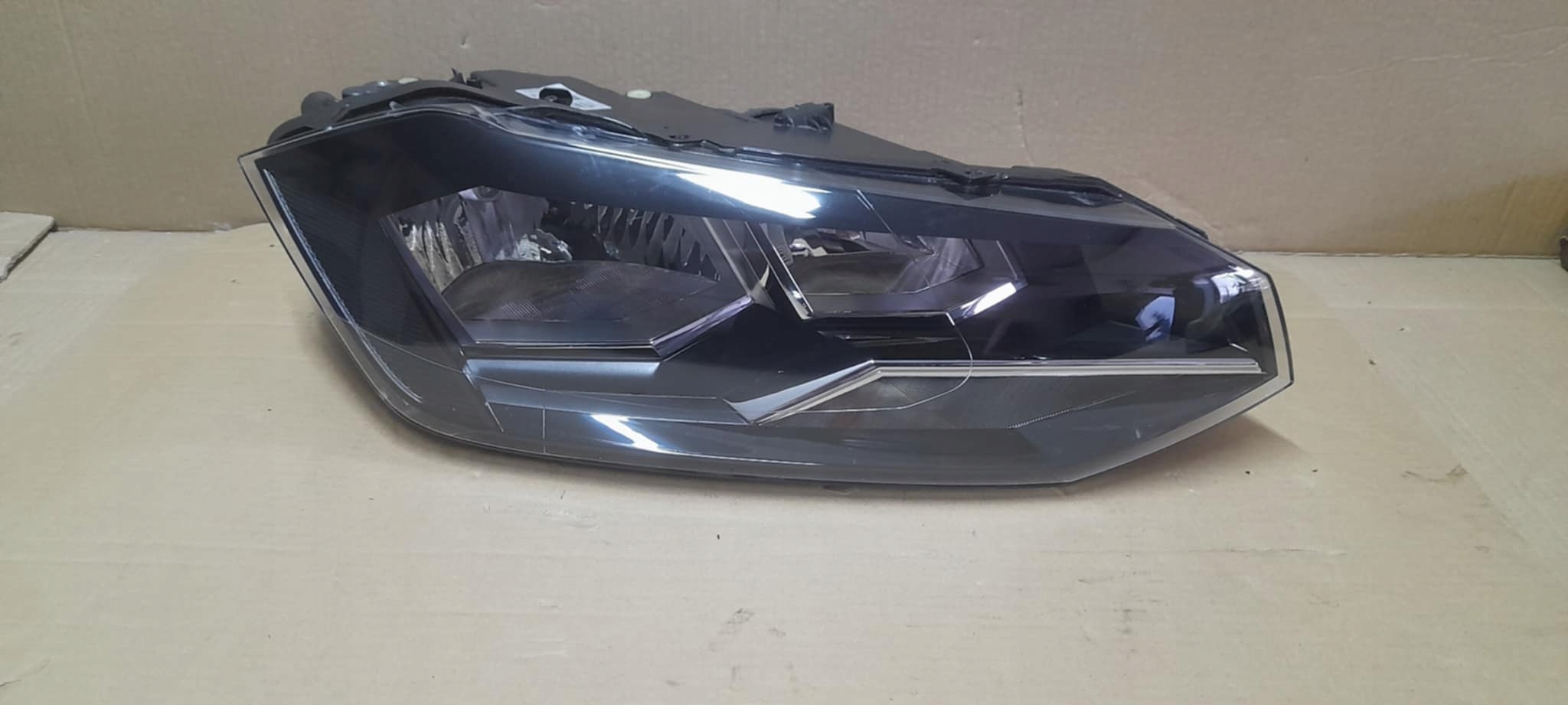 light right front VW POLO VI 2017- 2G1941006