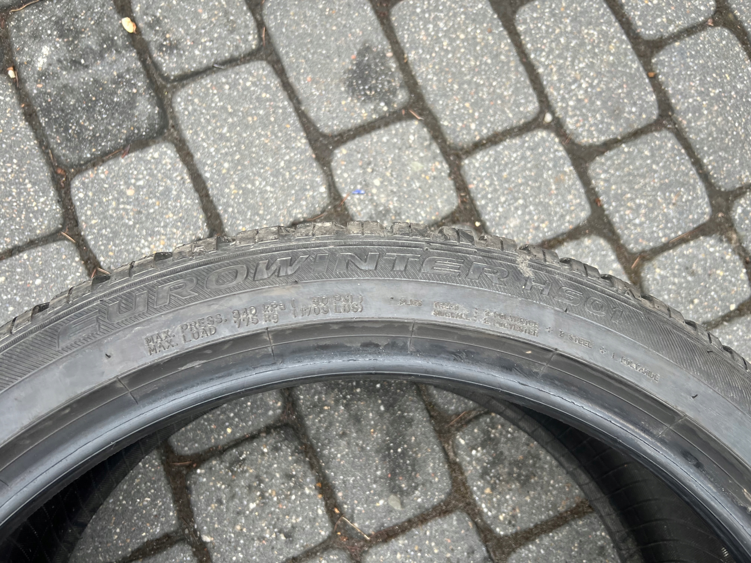 Opona Falken Eurowinter HS01 - 245/40/20 Marka Falken