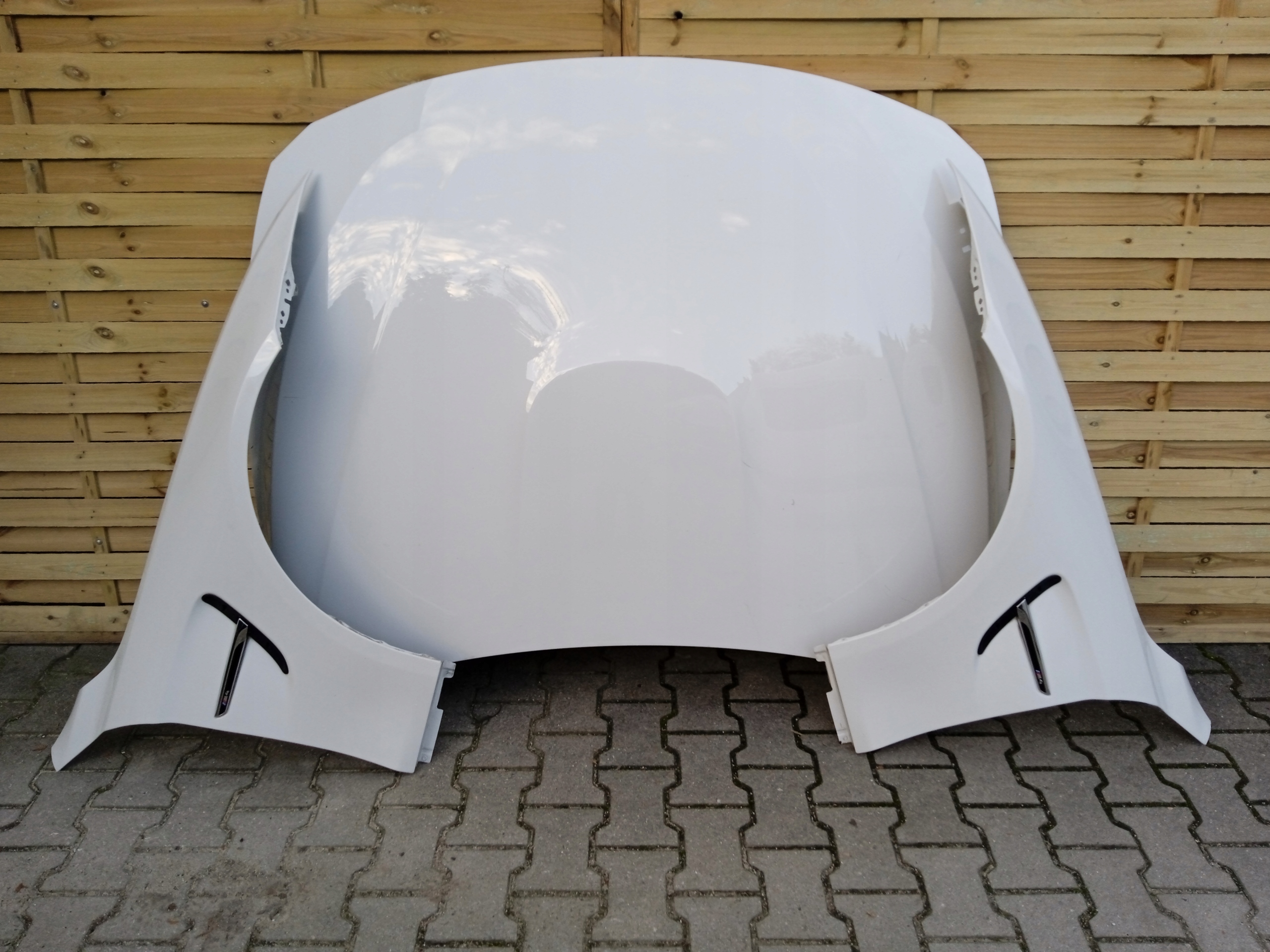 BMW M3 M4 F80 F82 F83 MASKA BŁOTNIKI PAS PRZEDNI LAMPY CHŁODNICE... Waga produktu z opakowaniem jednostkowym 20 kg