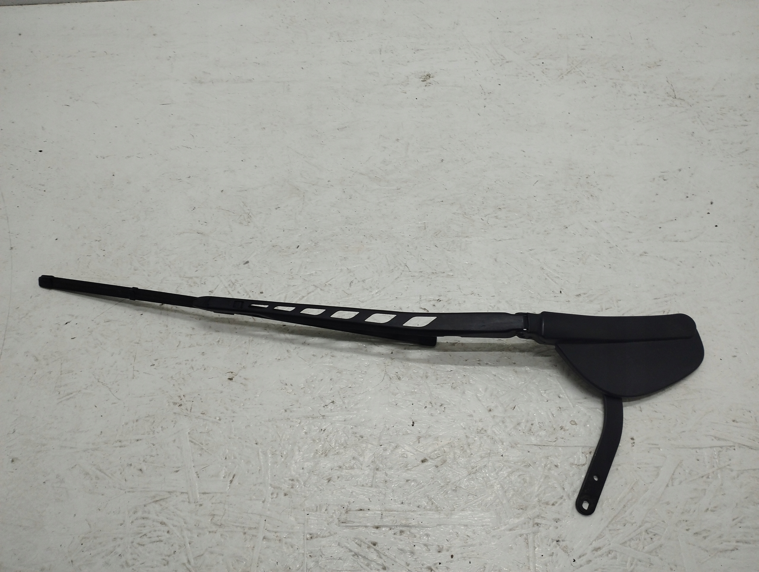 7035103 - BMW E60 E61 E63 рычаг стеклоочистителя передний правый