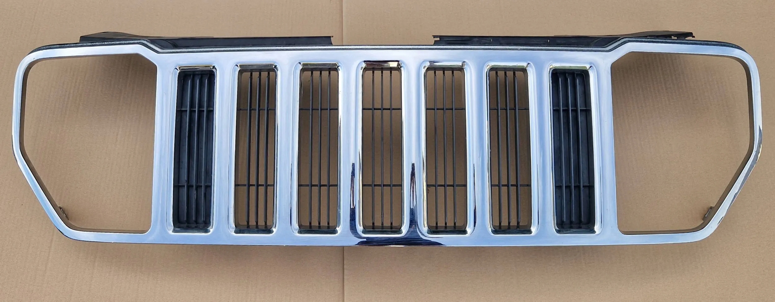 GRILL ATRAPA JEEP LIBERTY CHEROKEE 2008-2012 ORYGI