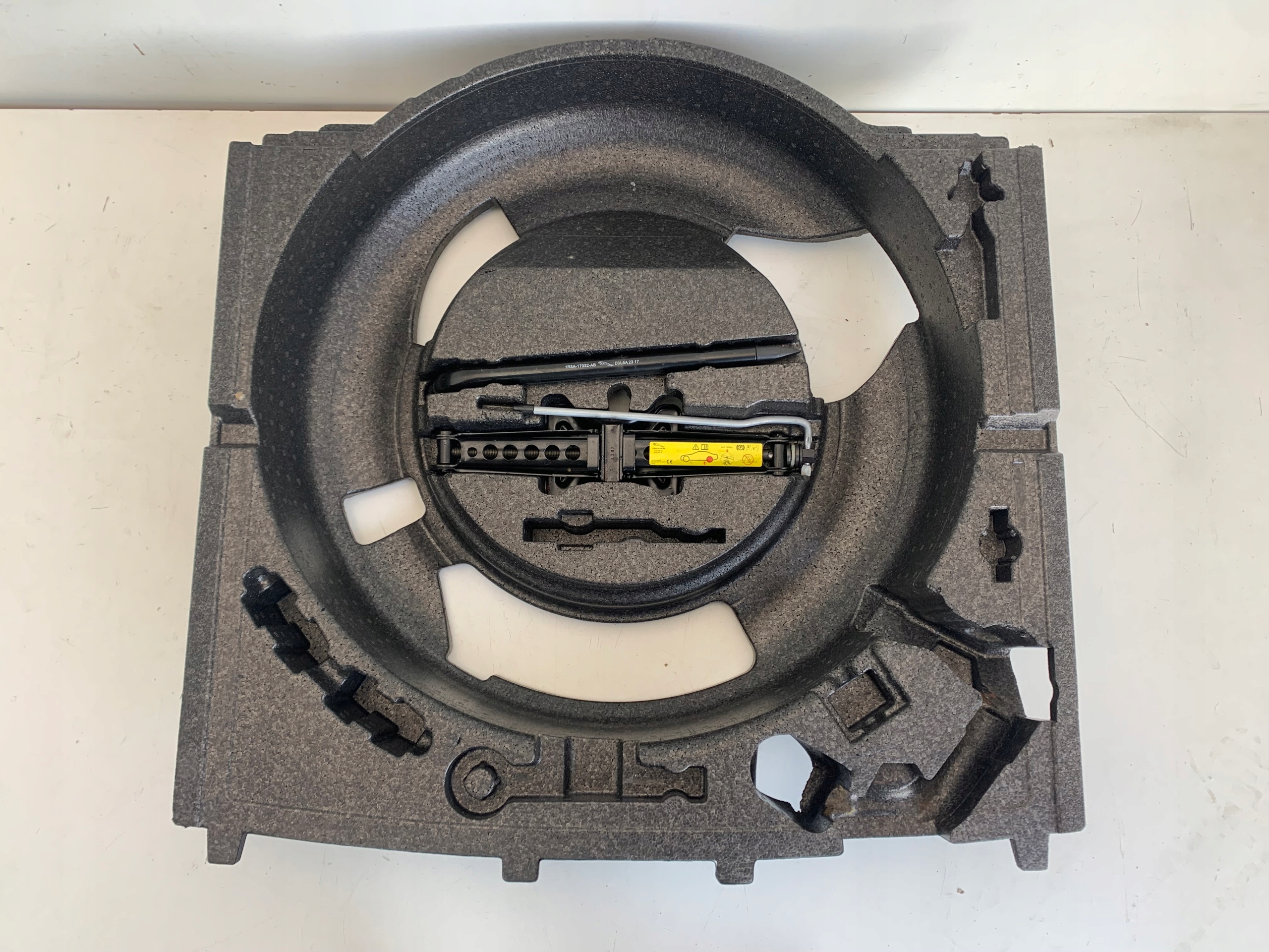 JAGUAR XF II X260 KOMBI WKLAD BAGAZNIKA ZESTAW