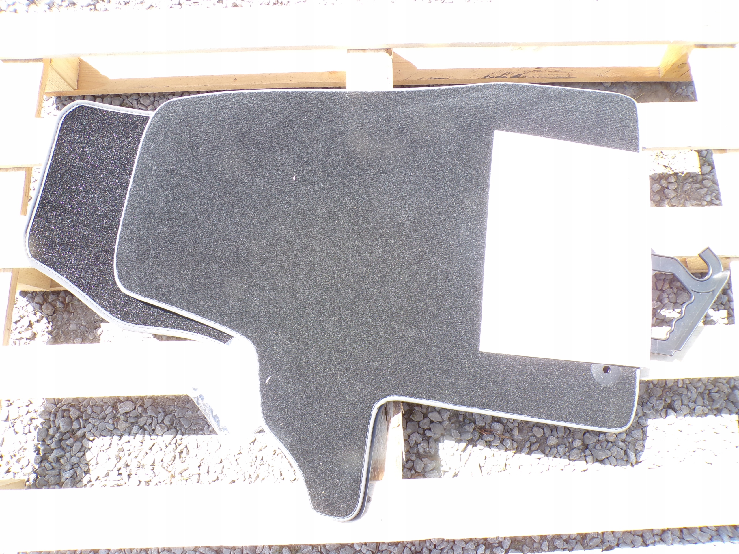 Dywaniki Welurowe Przód Vw Transporter T6 Multivan Caravelle 7L1061275 Oryg