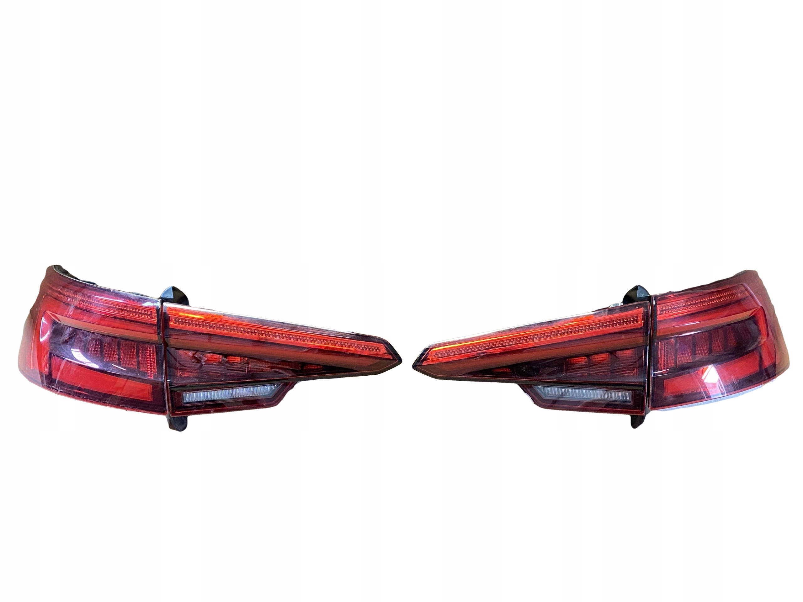 AUDI A4 8W B9 SEDAN LAMPY TYL LED DYNAMICZNE 8W5945091C
