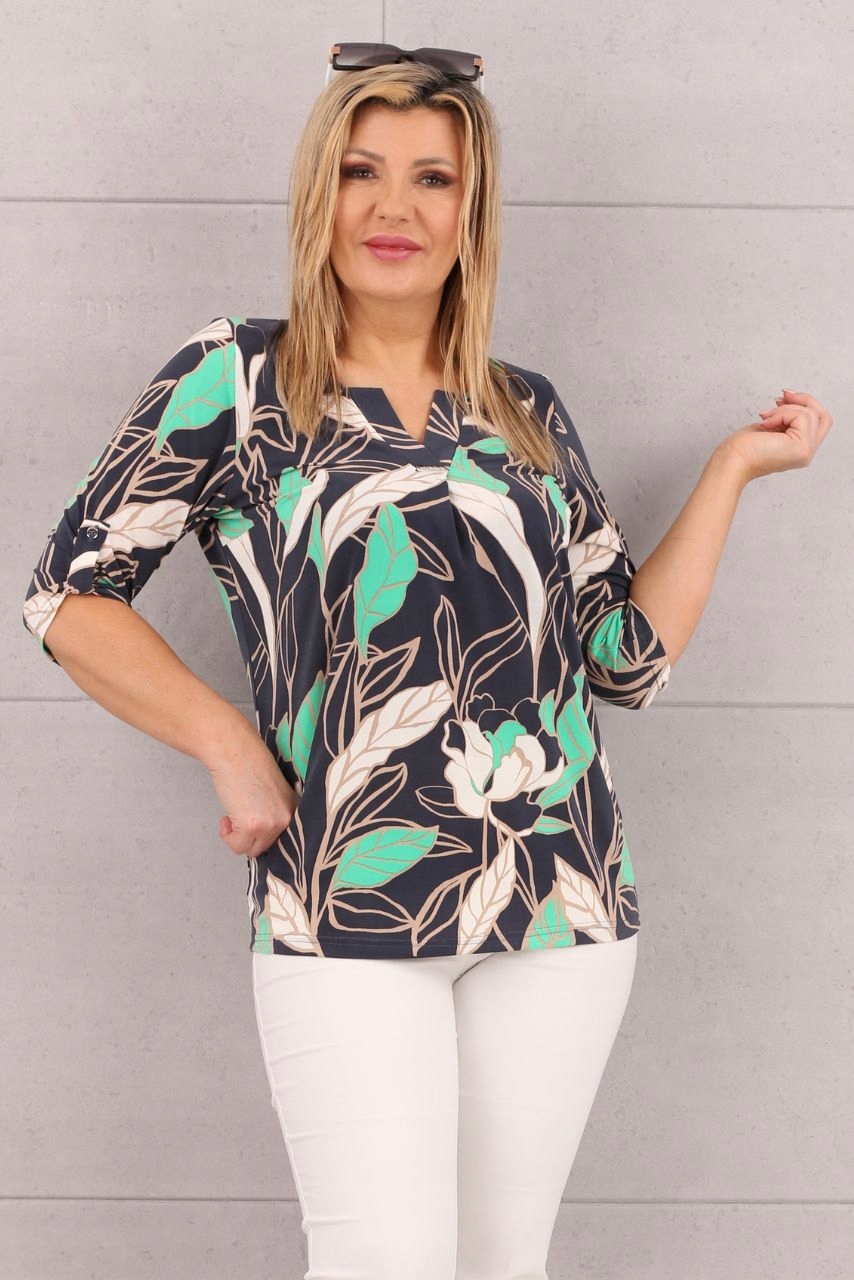 WZORZYSTA BLUZKA Z DEKOLTEM V LUŹNA POLSKI PRODUCENT DUŻE ROZMIARY Rozmiar XXL