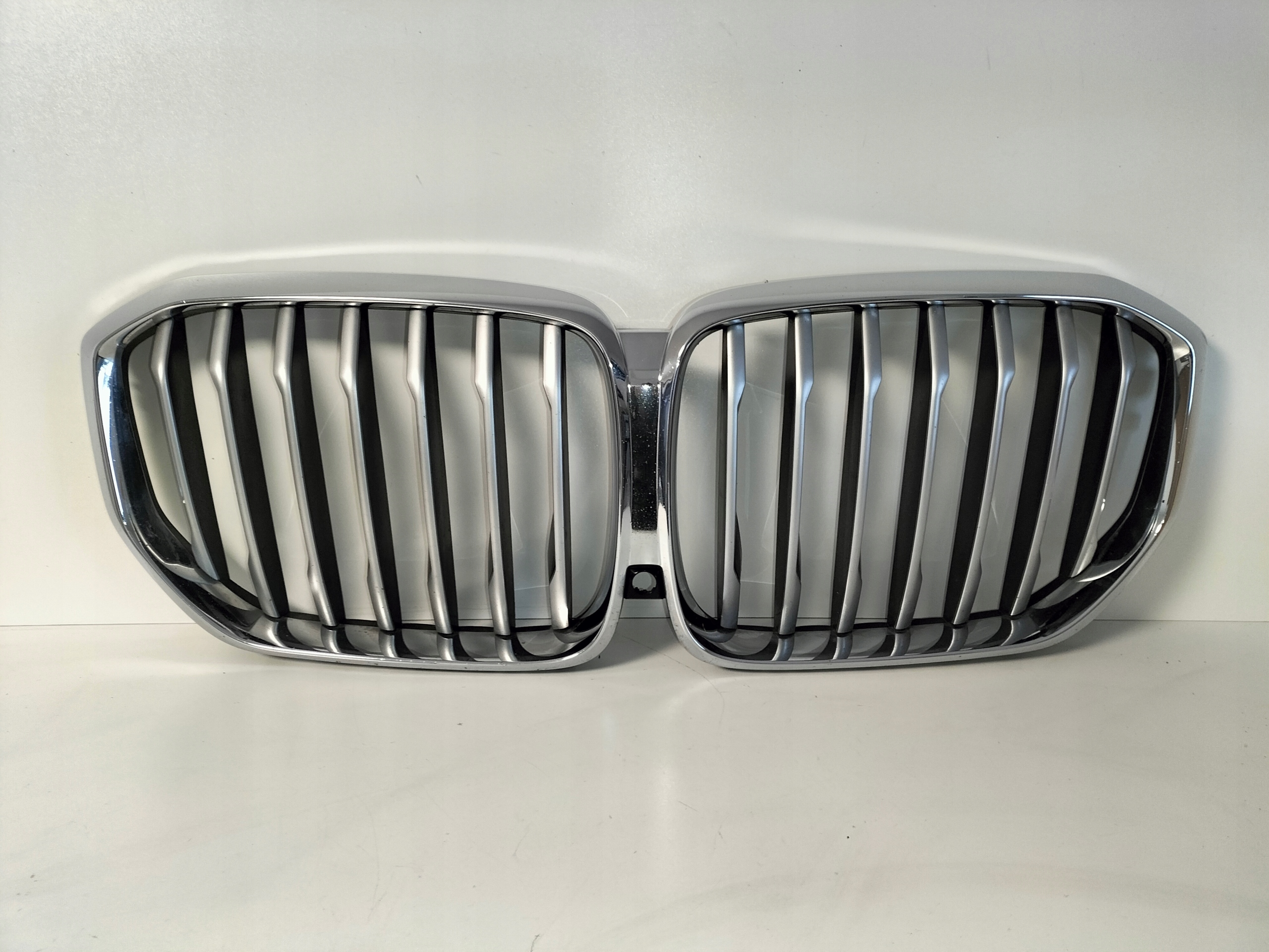 maska rešetka maska bubrezi BMW X5 G05 18