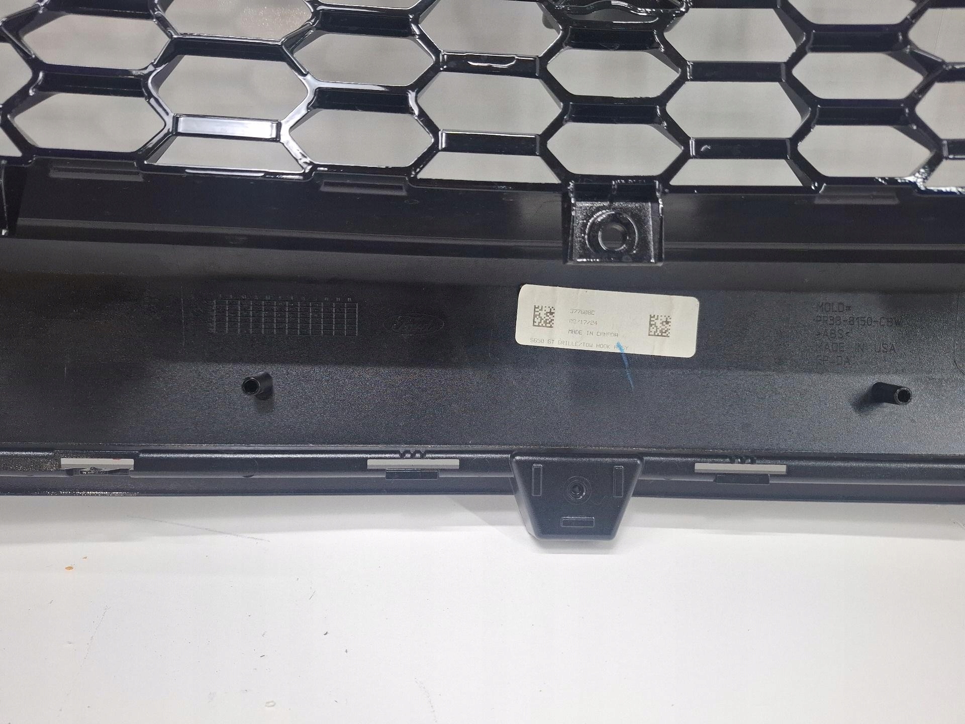 grille radiator upper Ford Mustang 6 S550 facelift 2022 PR3B-8150-CBW