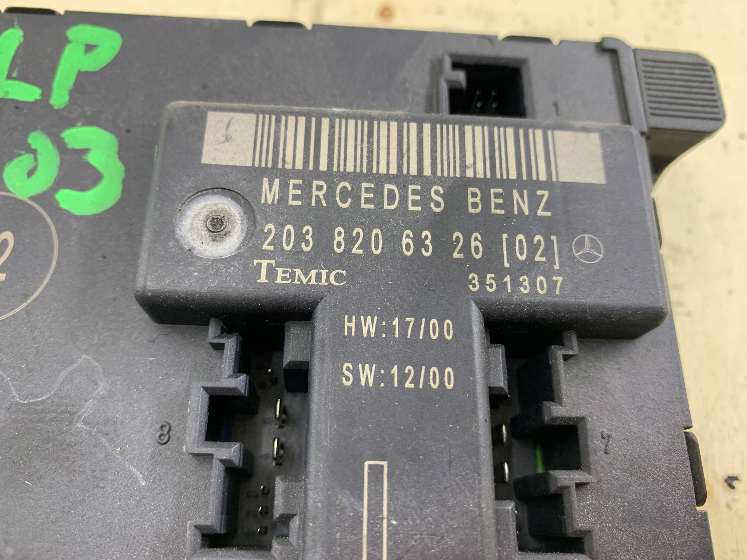 MERCEDES W203 module door left front 2038206326