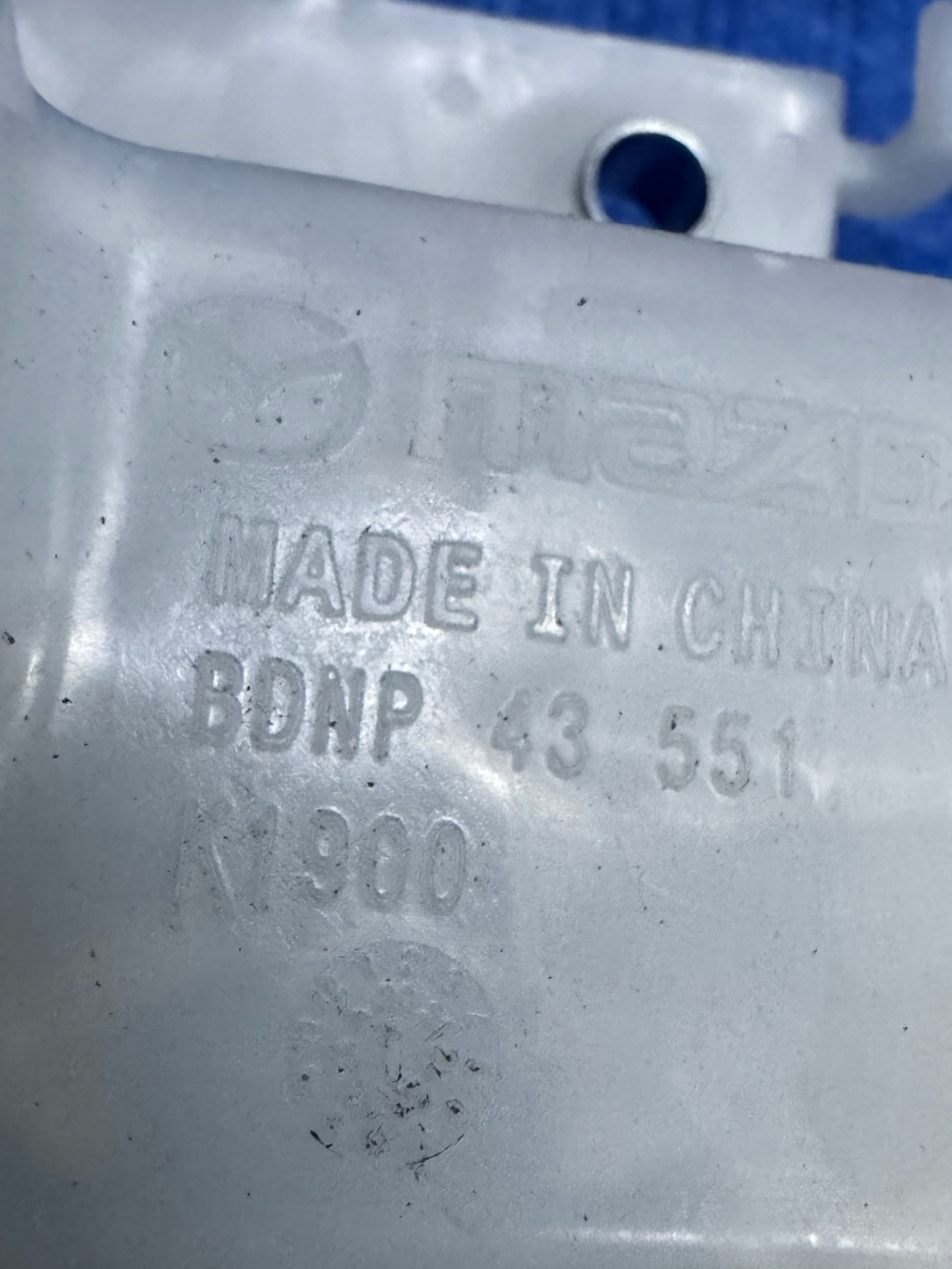 бачок тормозной жидкости mazda MX-30 BDNP43551
