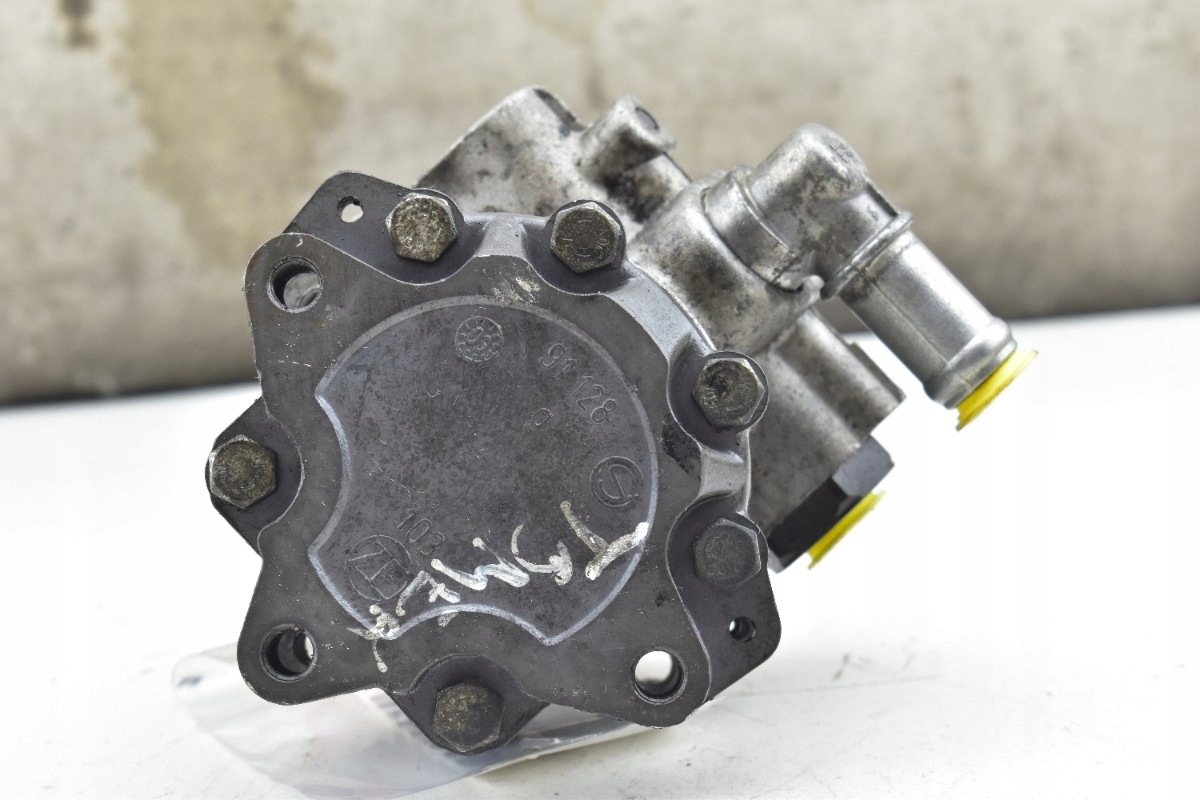servo pump AUDI A6 C6 A8 D3 2.7 3.0 TDI 4F0145155A