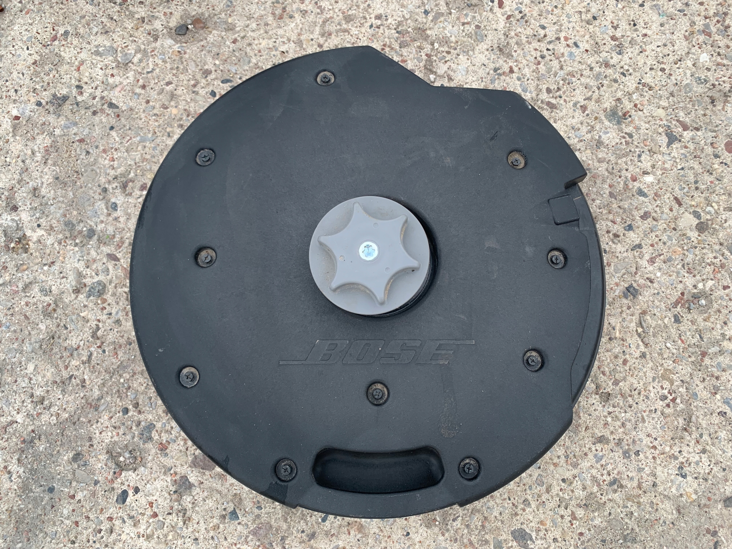 GŁOŚNIK SUBWOOFER BOSE NISSAN 370Z