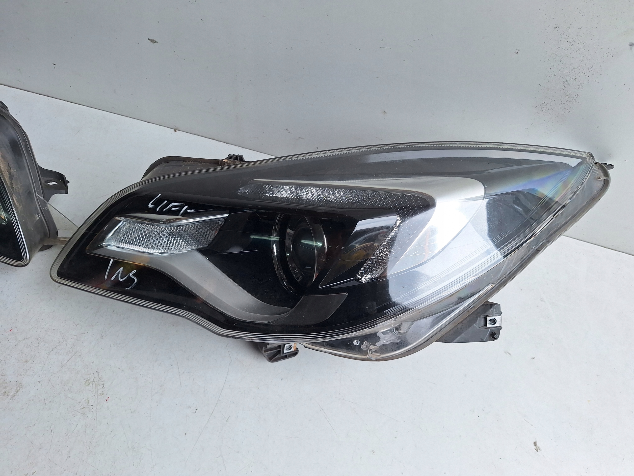 OPEL INSIGNIA A LIFT 13-17 light right + LED UK