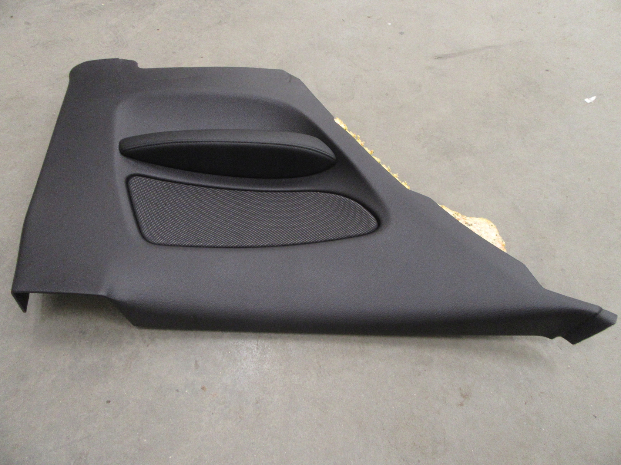 side upholstery cover left rear part BMW seria 1 e81
