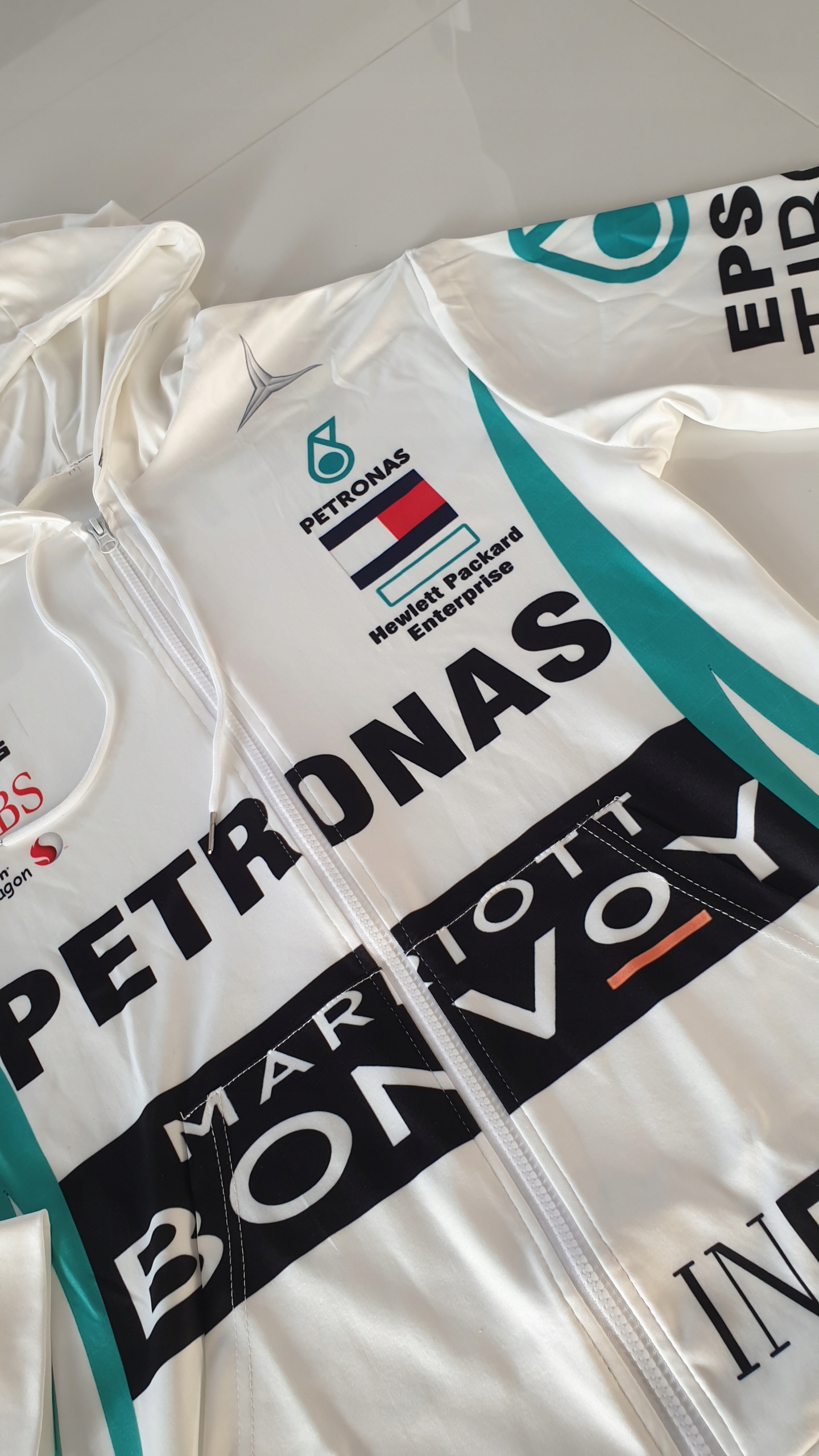 UNIKAT ! Bluza z Kapturem MERCEDES PETRONAS AMG Hoody M/L Rozmiar M/L