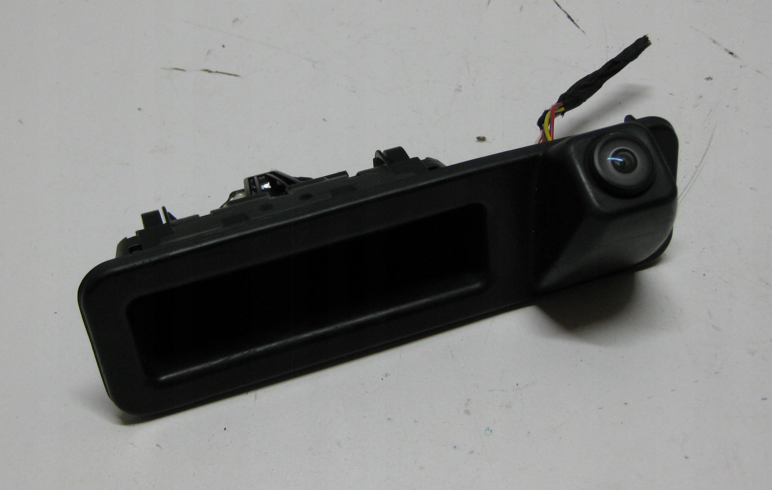 BMW 5 G30 3.0D 19R handle KAMERA bonnet 7381868