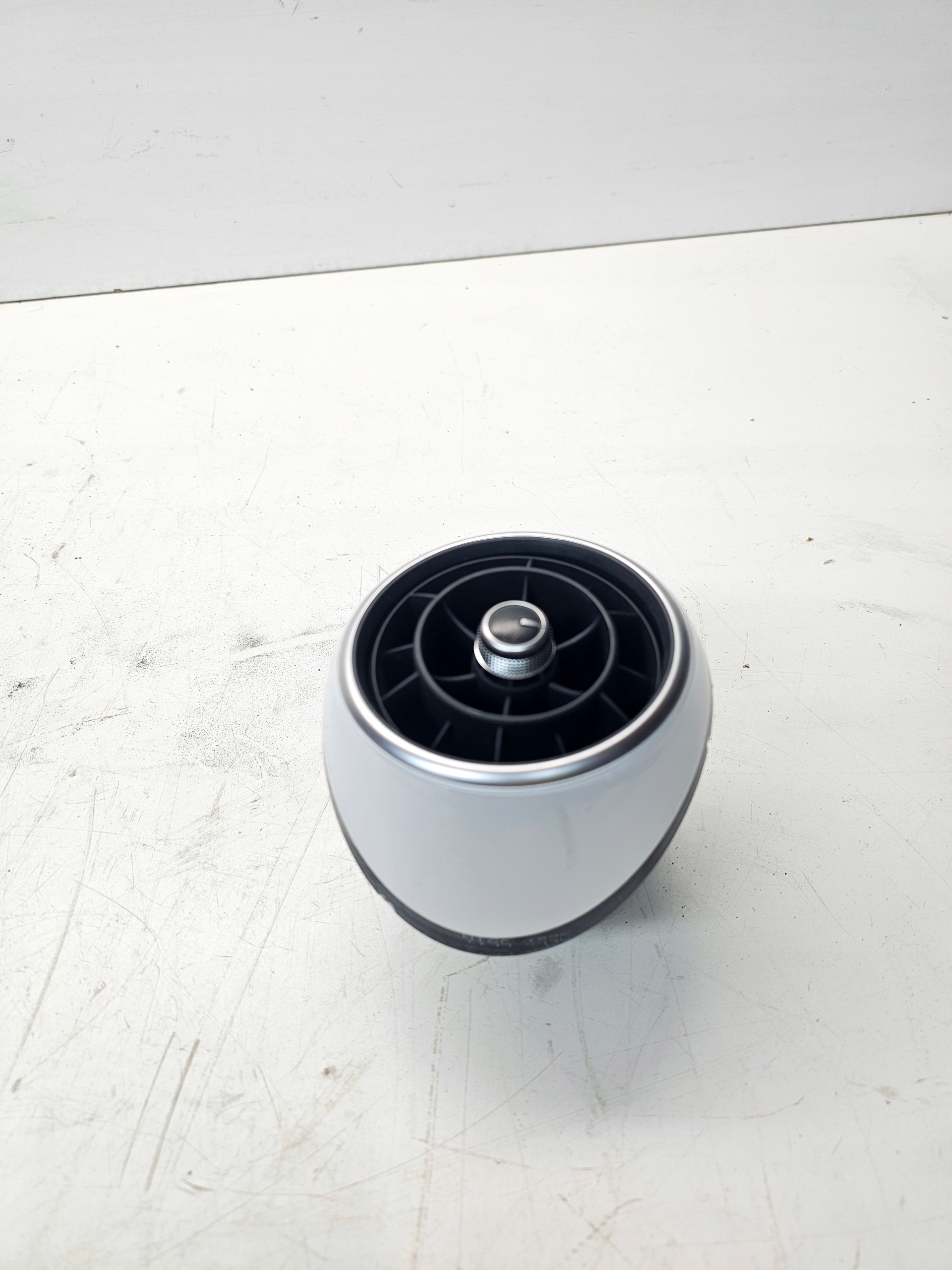 grid air conditioning devices left AUDI A1 8X LIFT 8X1820901 BIALA