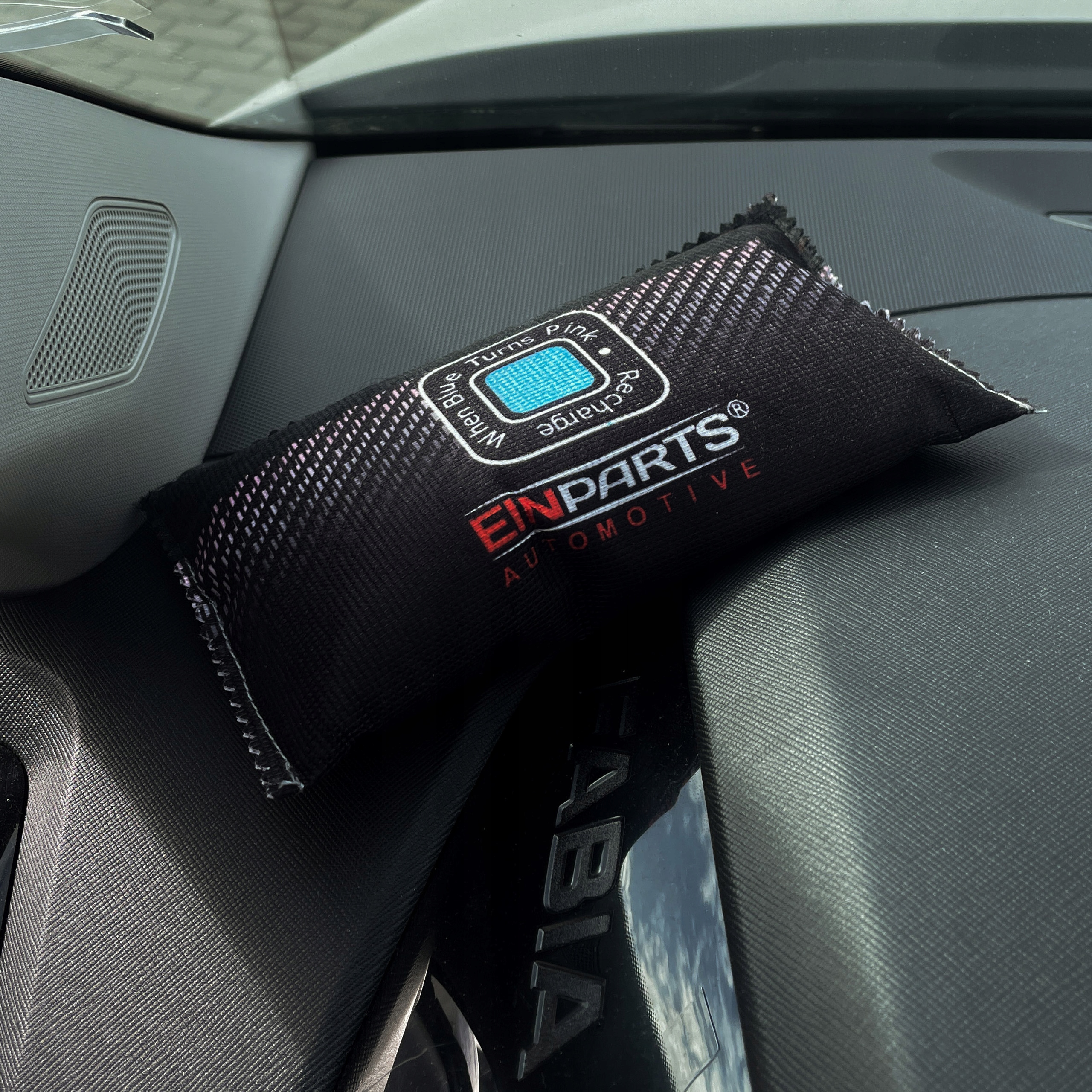 2 x SAMOCHODOWY POCHŁANIACZ WILGOCI OSUSZACZ DO AUTA WIELORAZOWY SKUTECZNY Rodzaj pochłaniacz