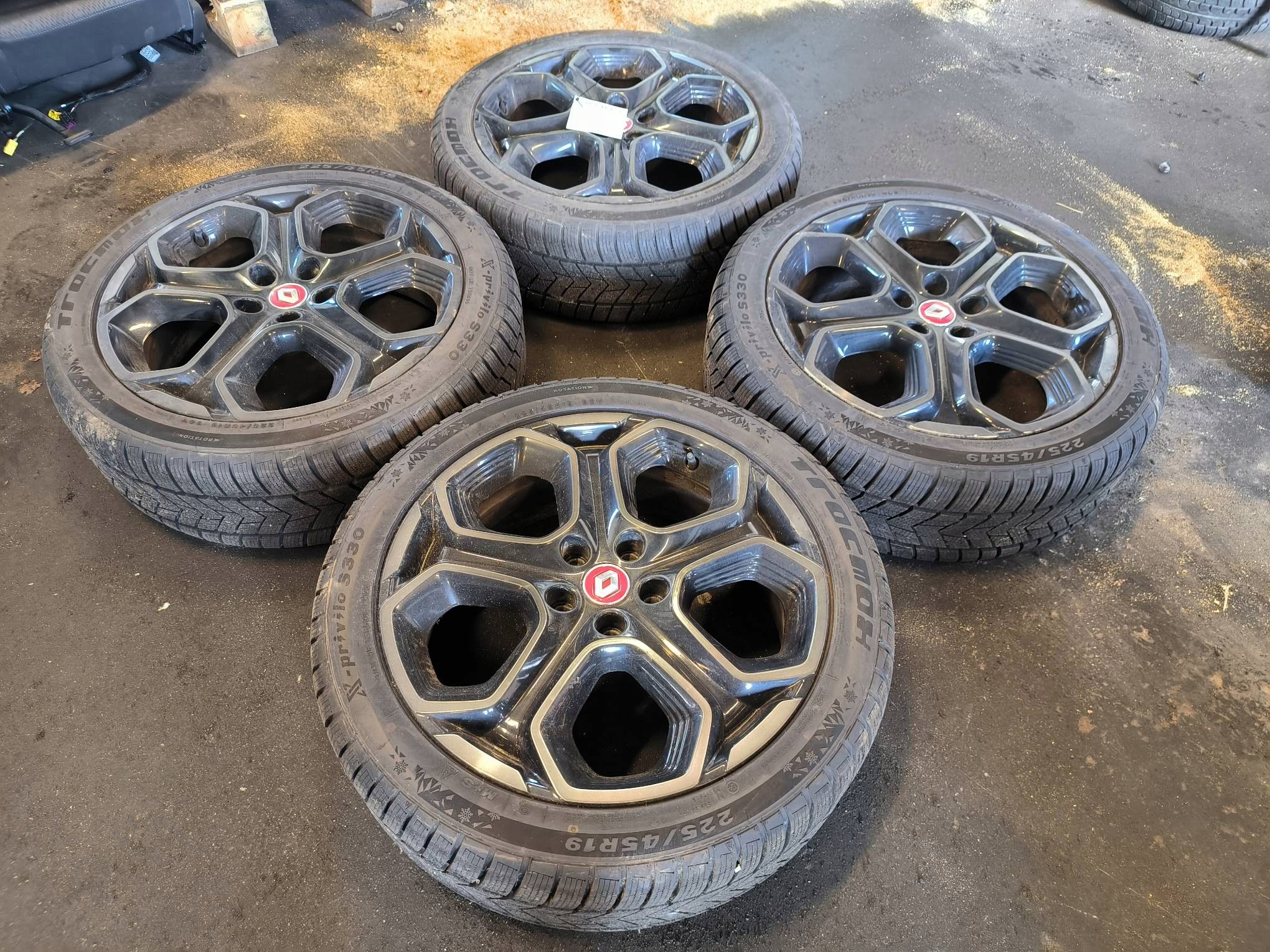 disky KOMPLET 19'' 5X114.3 403000336R RENAULT KADJAR