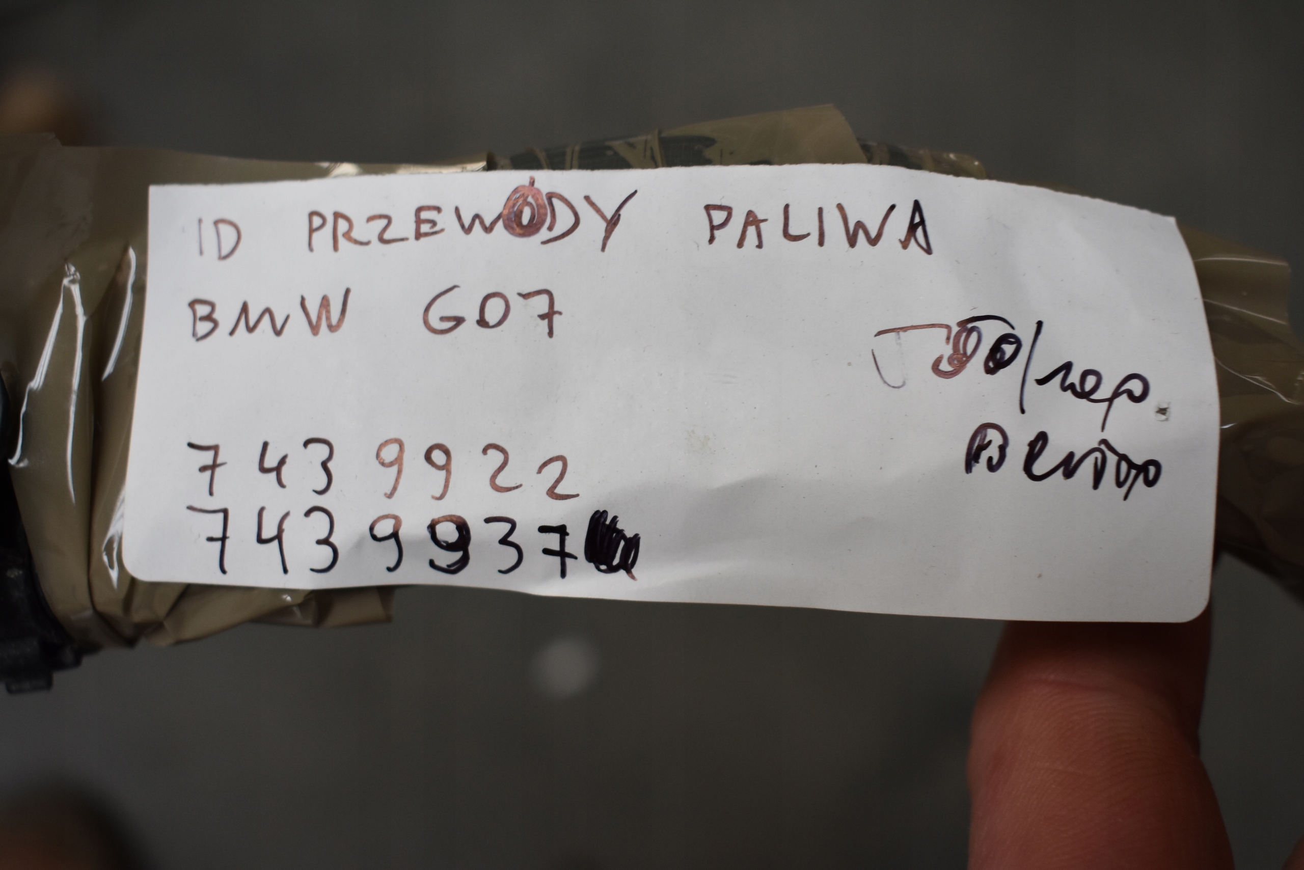 IDEALNY PRZEEWODY Carburant BMW G07 1