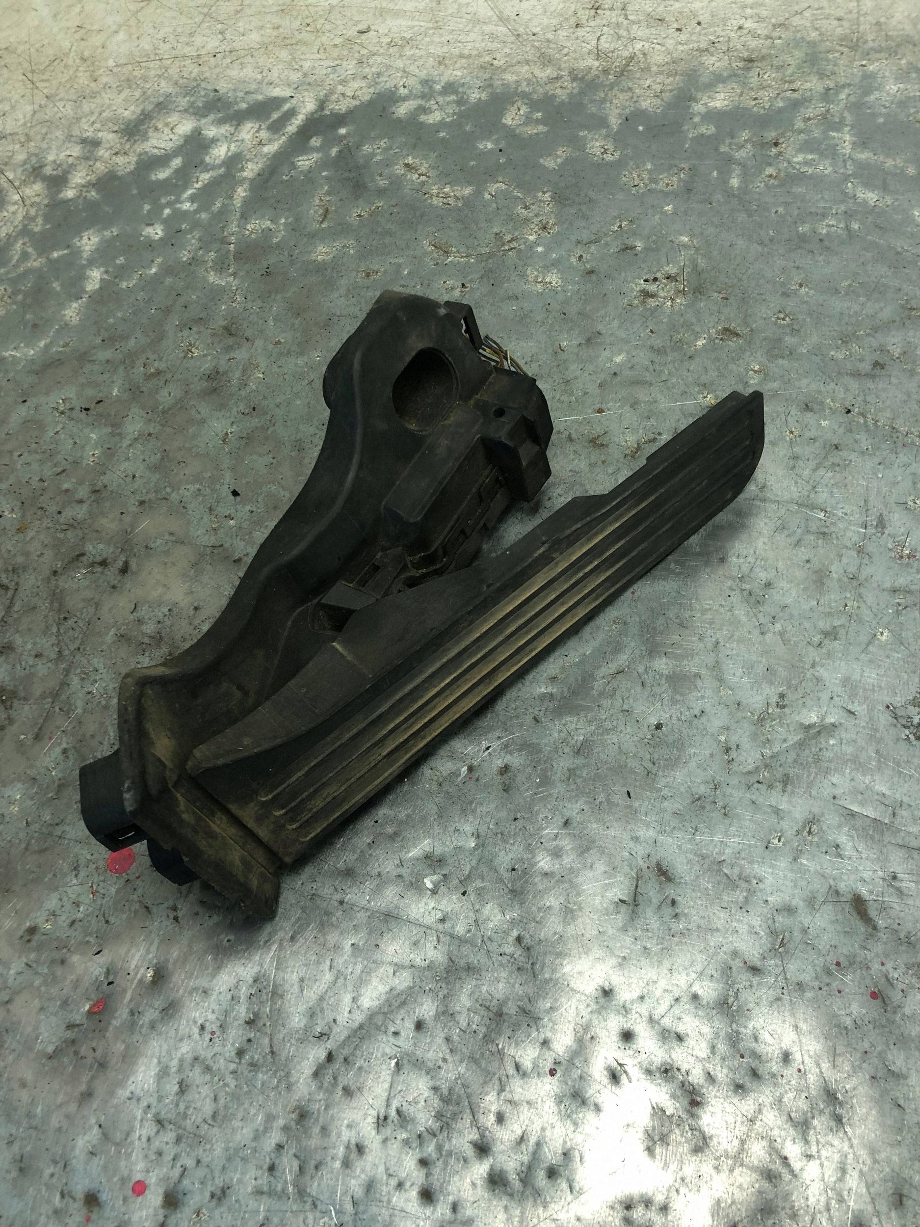 accelerator pedal VW 1K1721503P