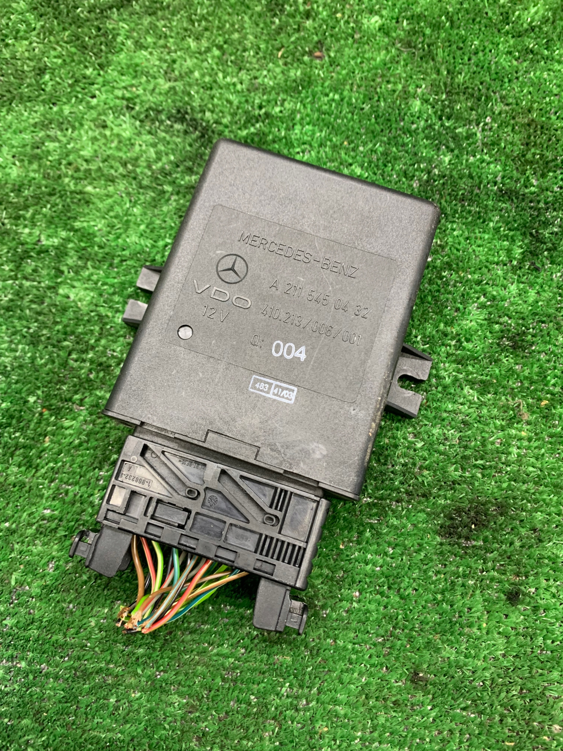 Mercedes E class W211 module control unit of the lights A2115450432