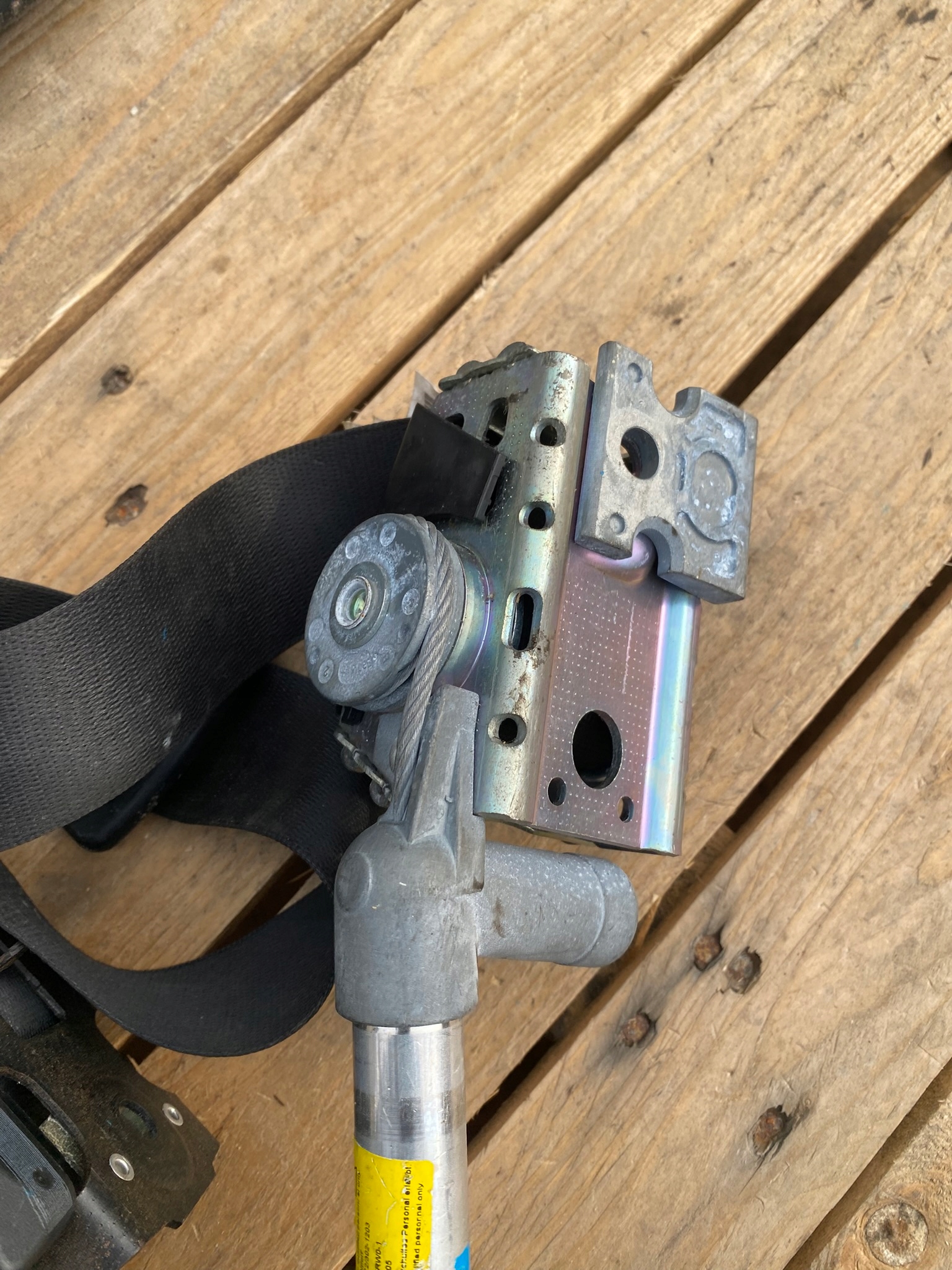 Gurten Sicherheits links heck hinten BMW E65 E66 33018544