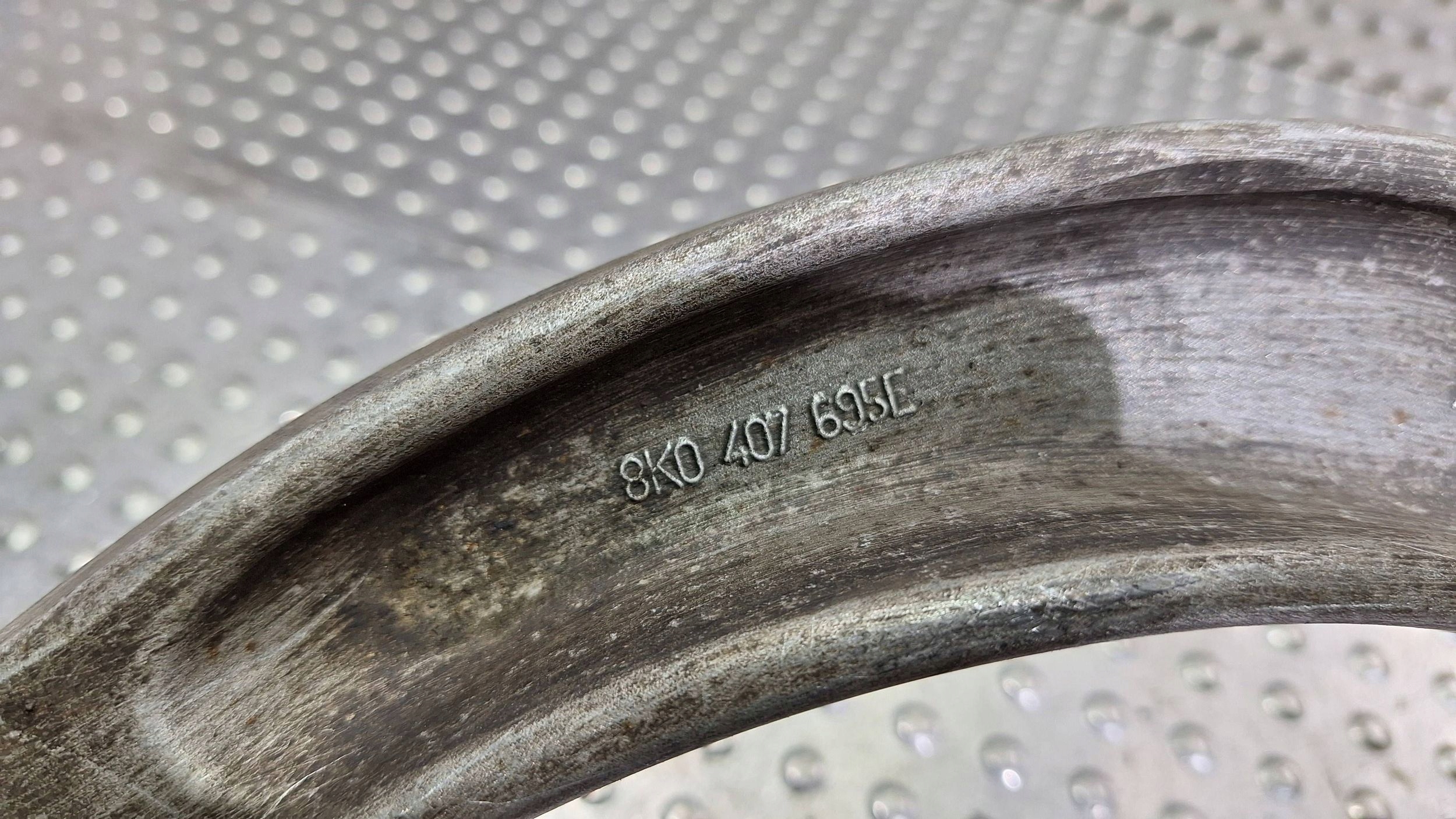 arm left front 8K0407695E AUDI A4 B8 A5 8T Q5 8R A6 C6