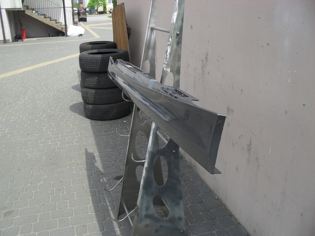 BMW 1 E87 LISTWA PROGOWA LEWA PRÓG RZGÓW Producent części BMW OE