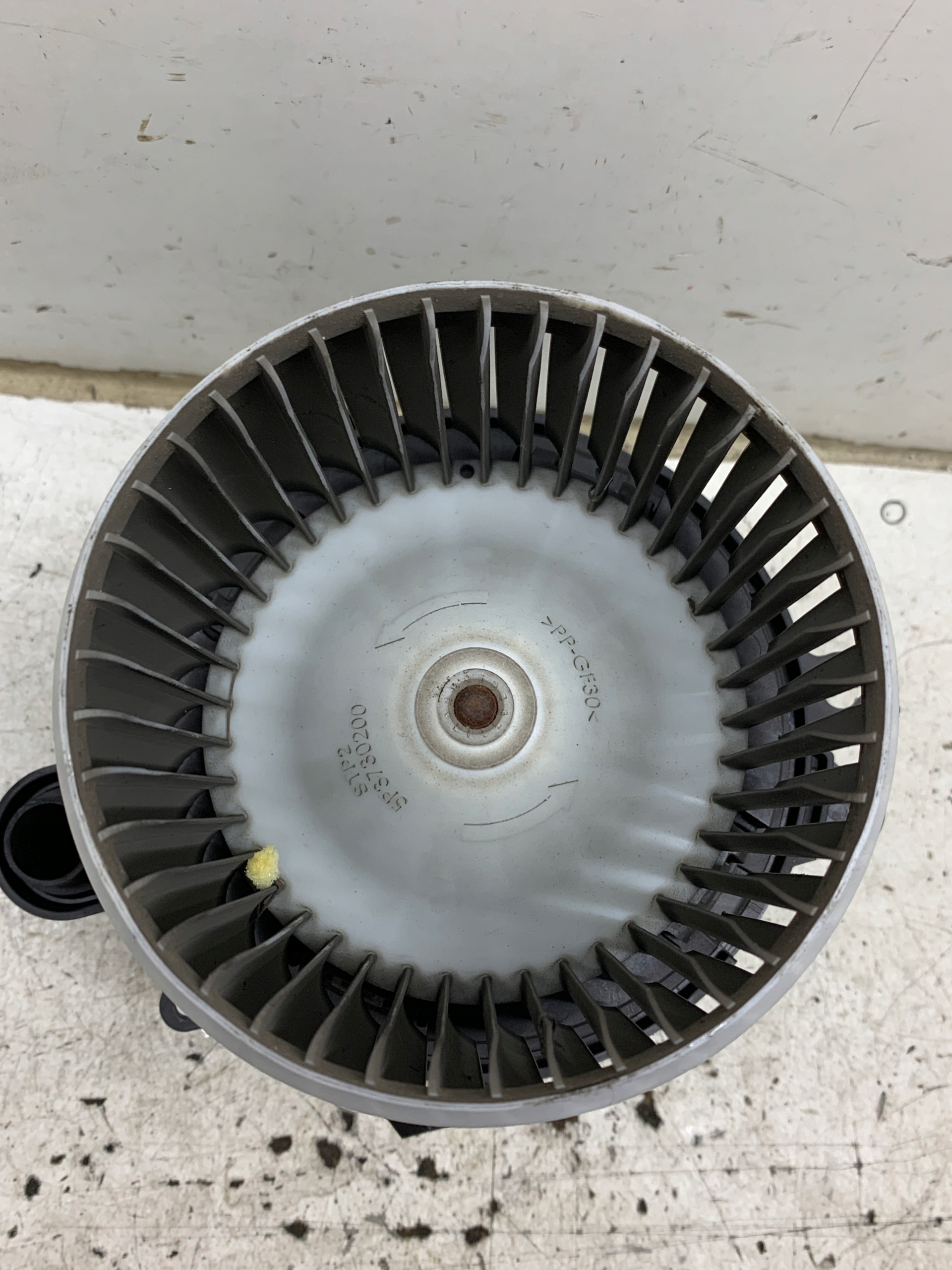 DMUCHAWA des lüfters Lüfter 5R5833500 RENAULT CLIO IV 1.5 DCI