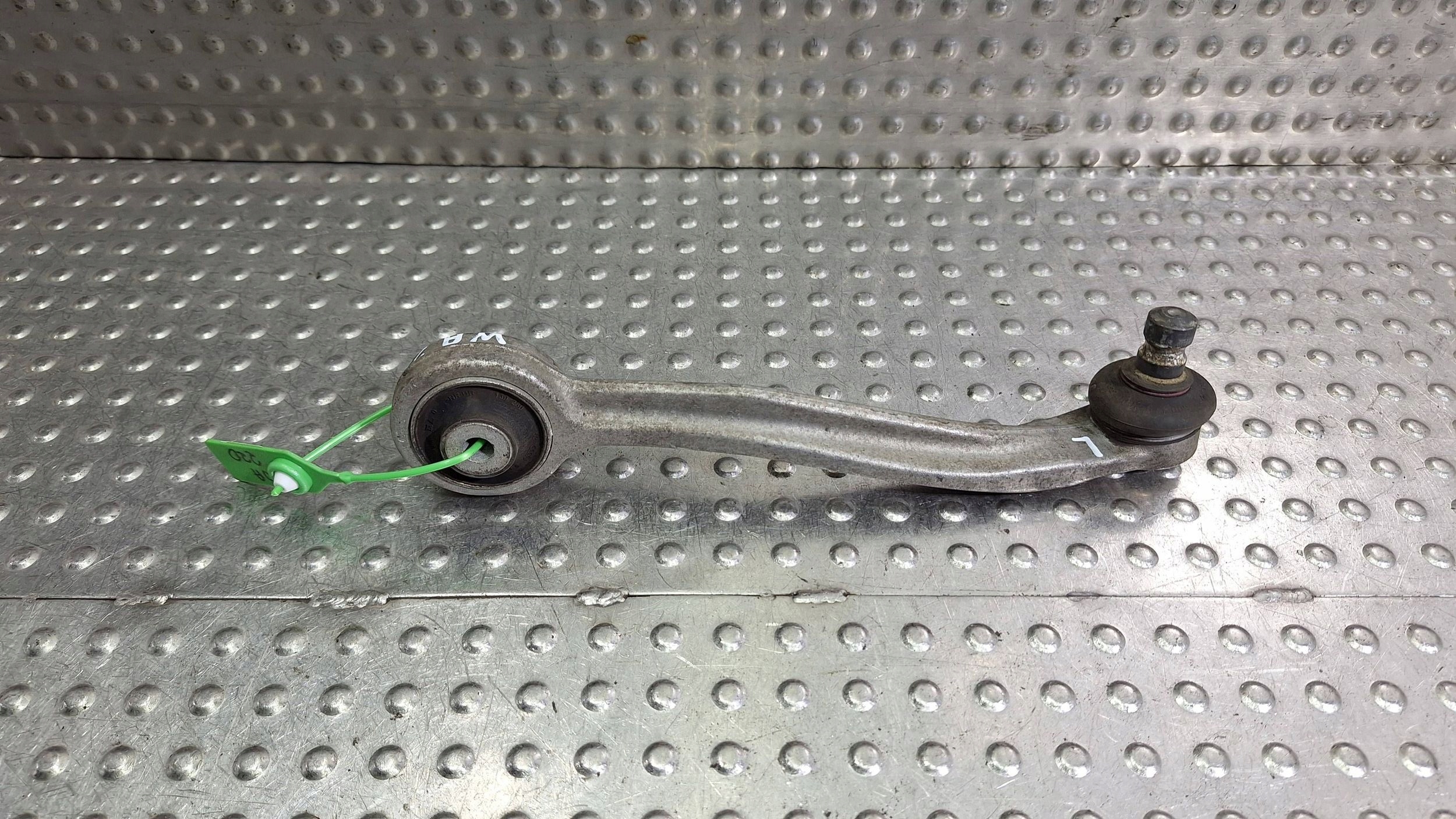 arm left front upper 8K0407509A 8K0509A AUDI A4 B8 A5 8T Q5 8R