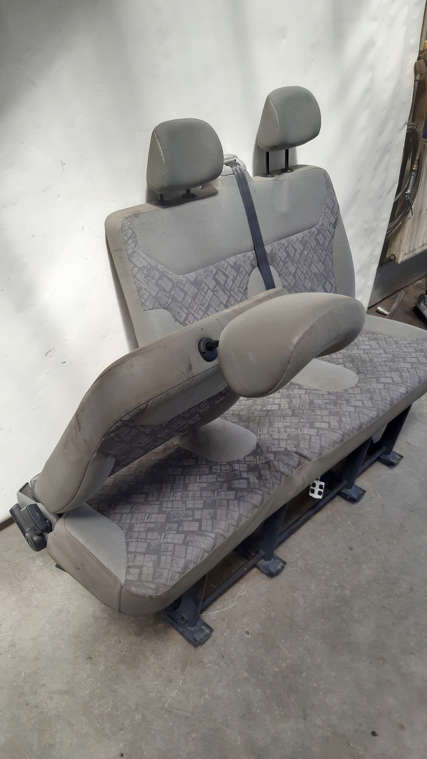 Lawka heck 2 rzad Renault Trafic III