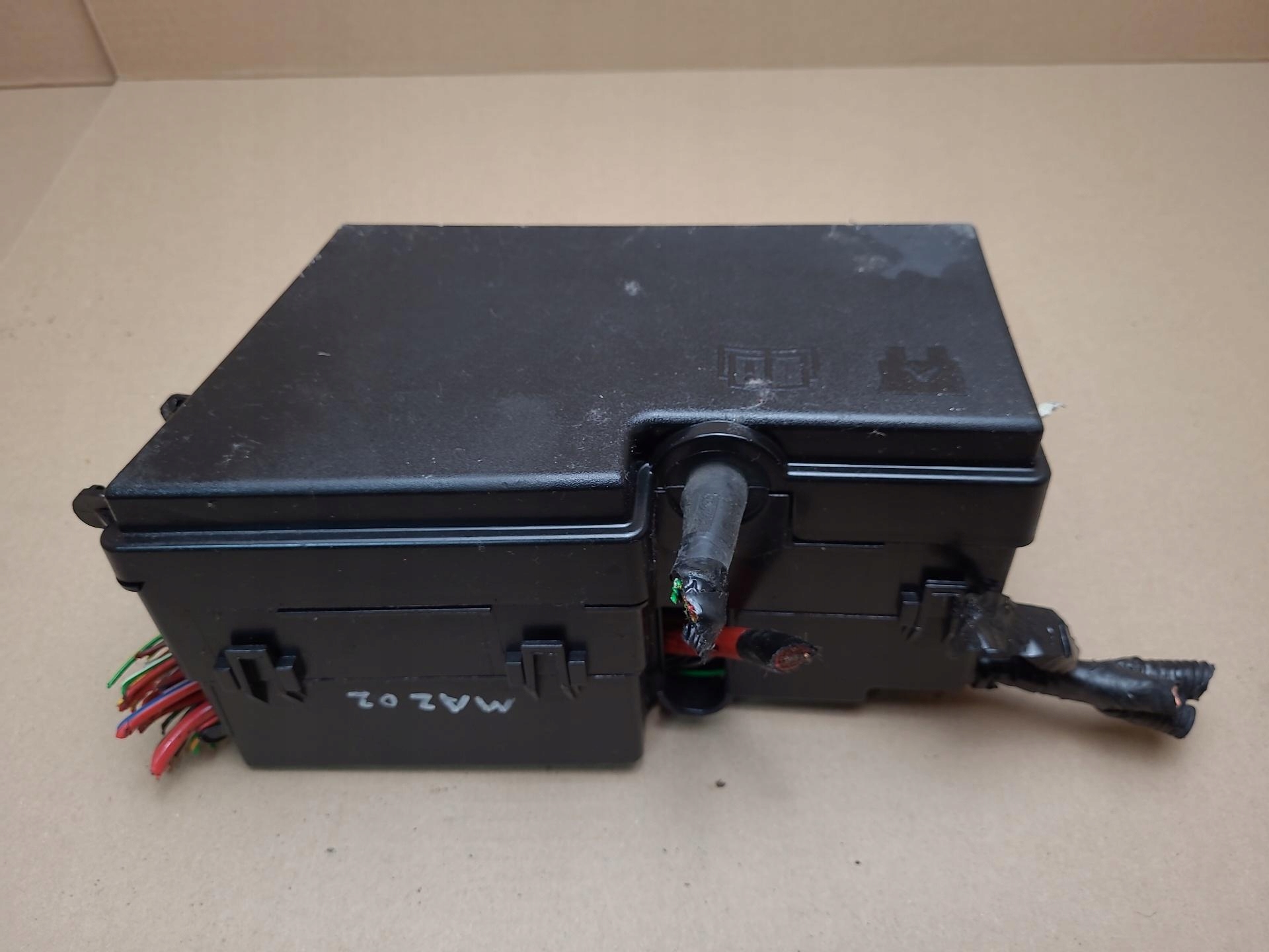 fuse box Volvo V50 facelift 2010 8688040
