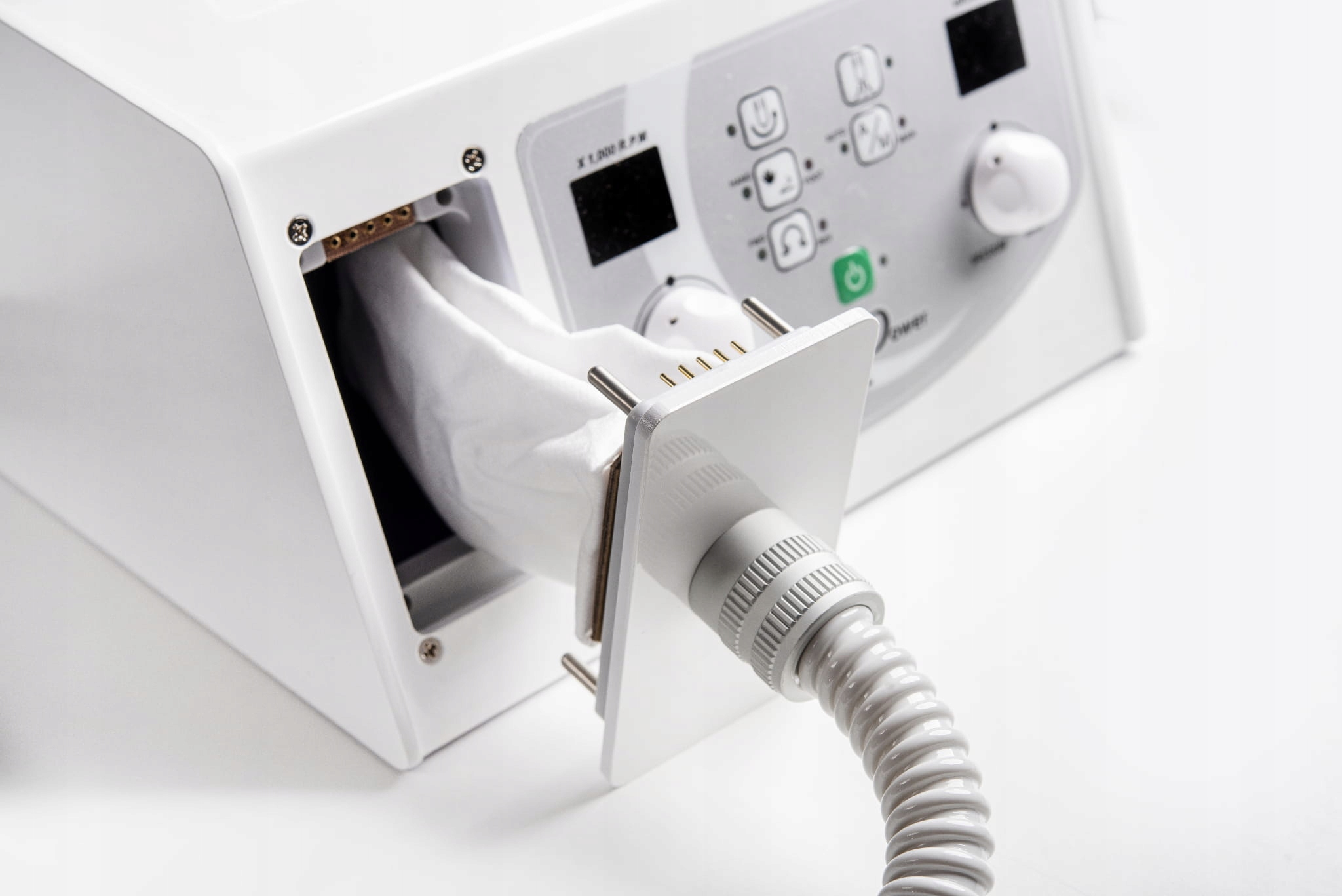 Frezarka podologiczna z pochłaniaczem pyłu Saeshin Marka Saeshin